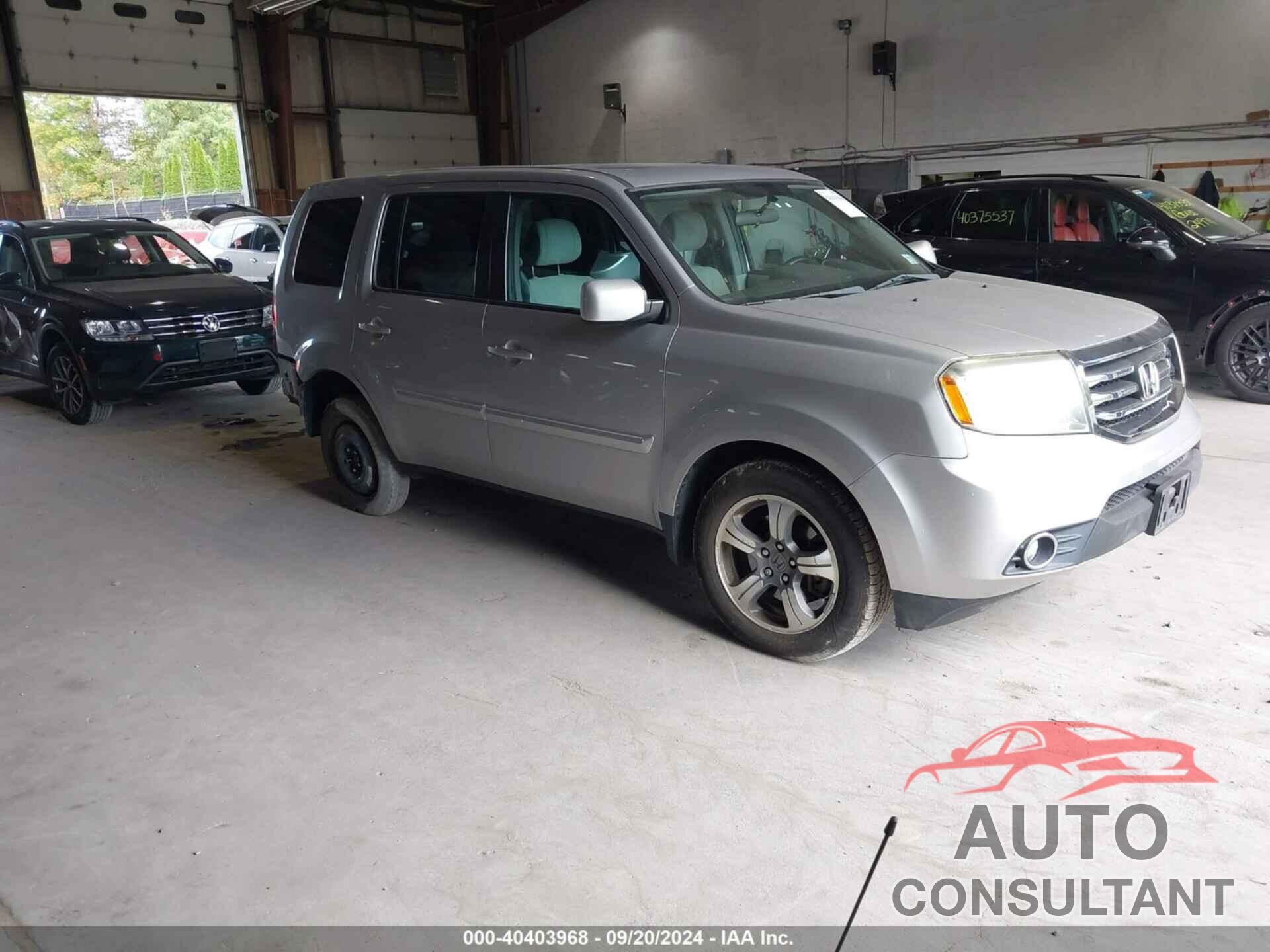 HONDA PILOT 2015 - 5FNYF4H3XFB020533