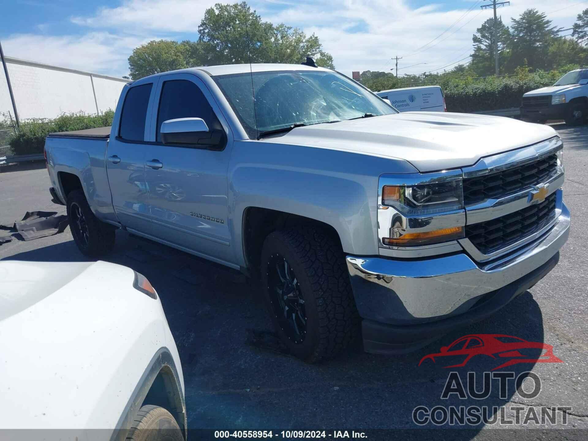 CHEVROLET SILVERADO 1500 2018 - 1GCRCREC8JZ357218