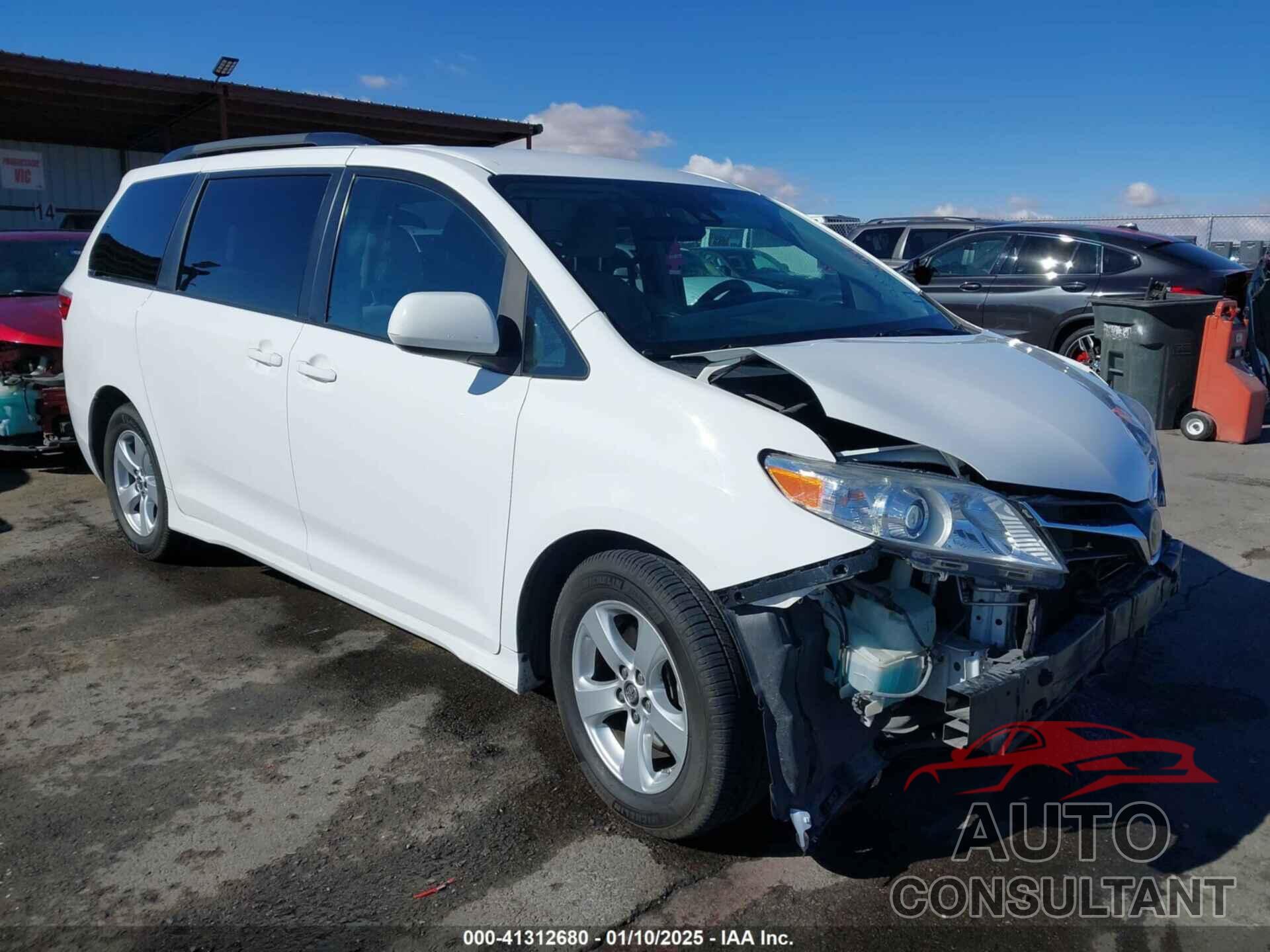 TOYOTA SIENNA 2018 - 5TDKZ3DC9JS962977