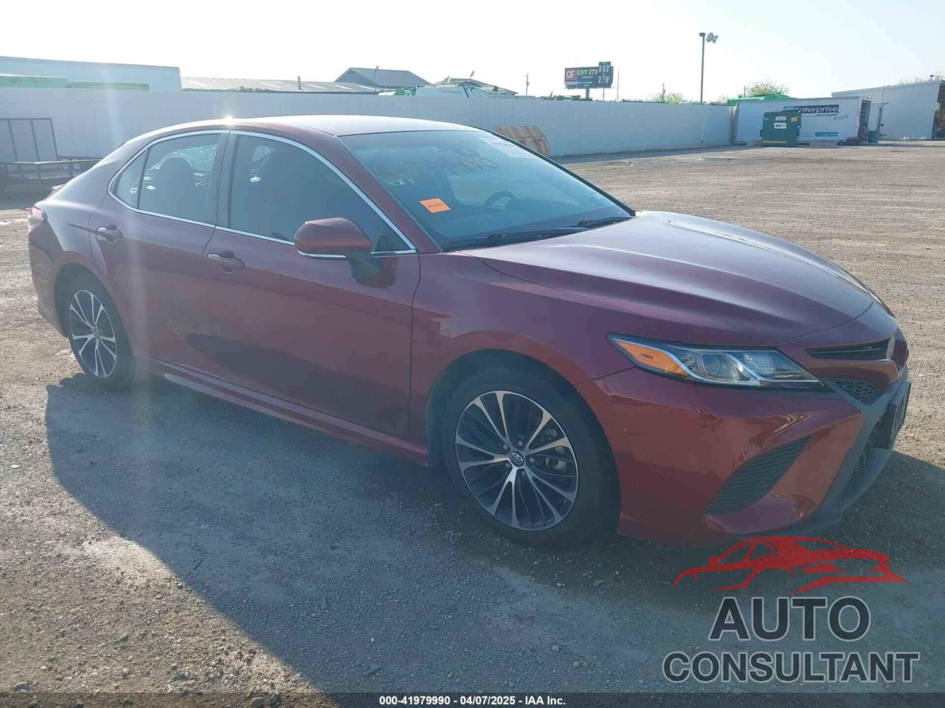 TOYOTA CAMRY 2018 - 4T1B11HK2JU569472