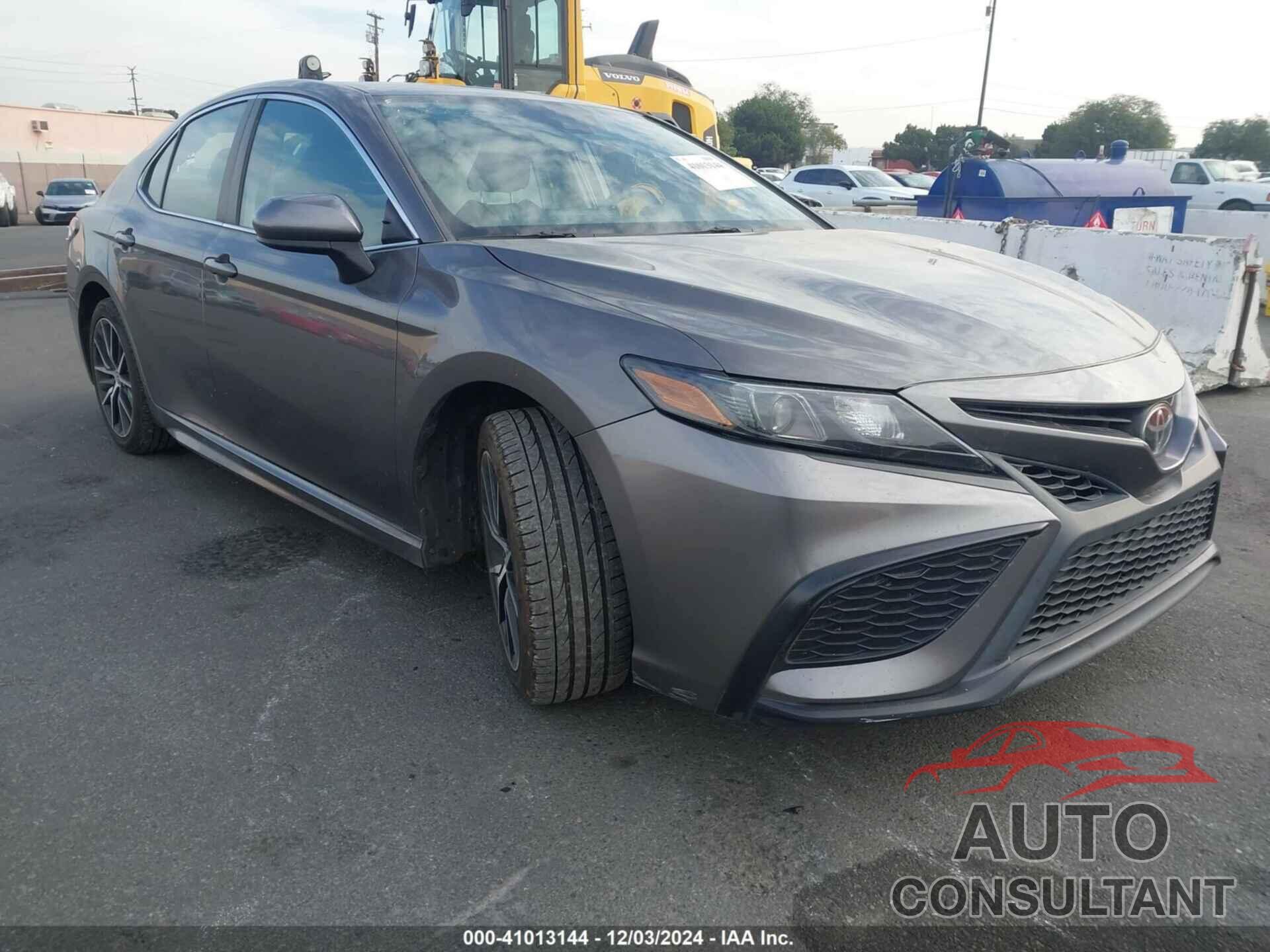 TOYOTA CAMRY 2021 - 4T1G11AK5MU552928