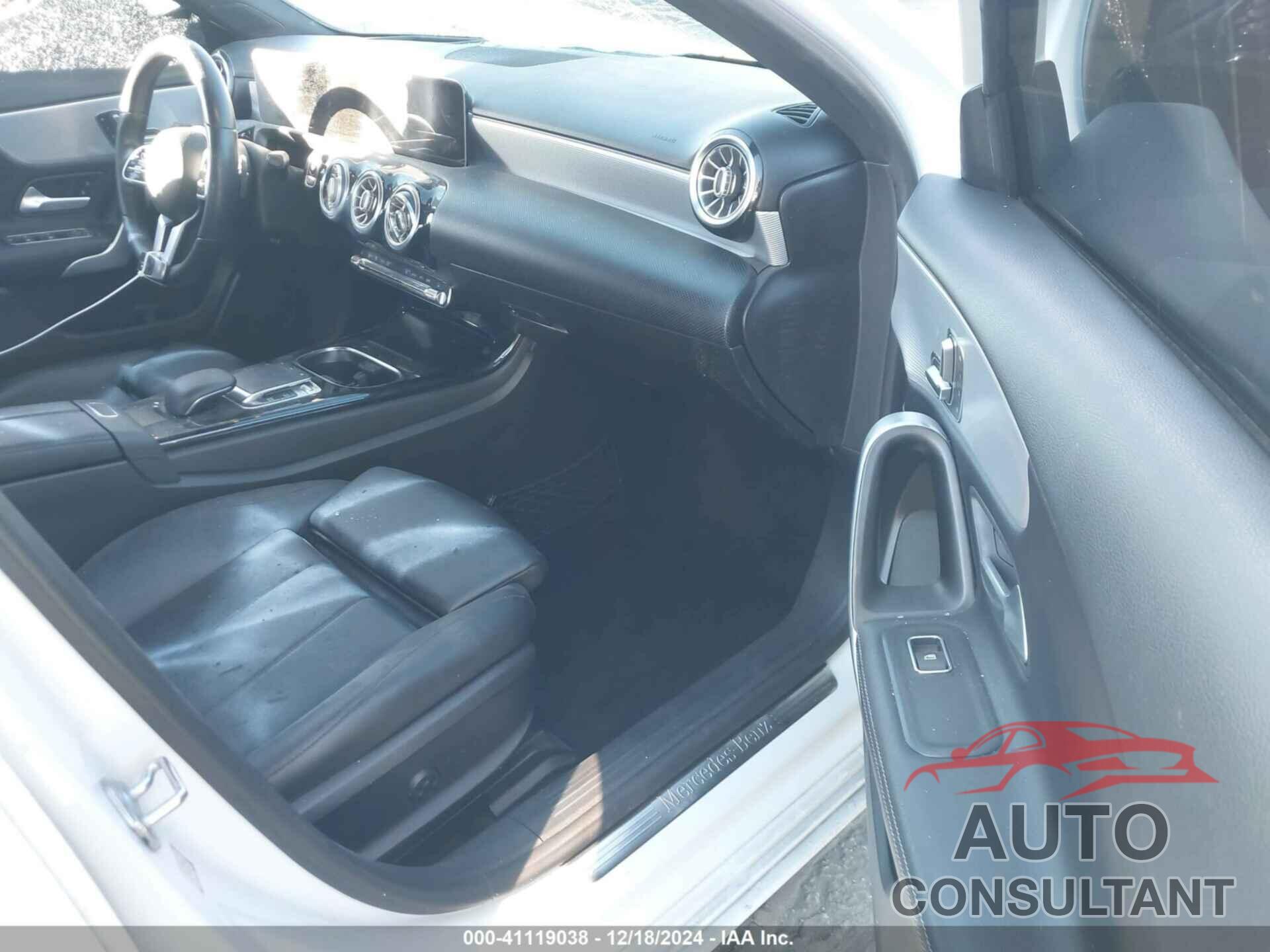 MERCEDES-BENZ A 220 2020 - WDD3G4EB3LW038646