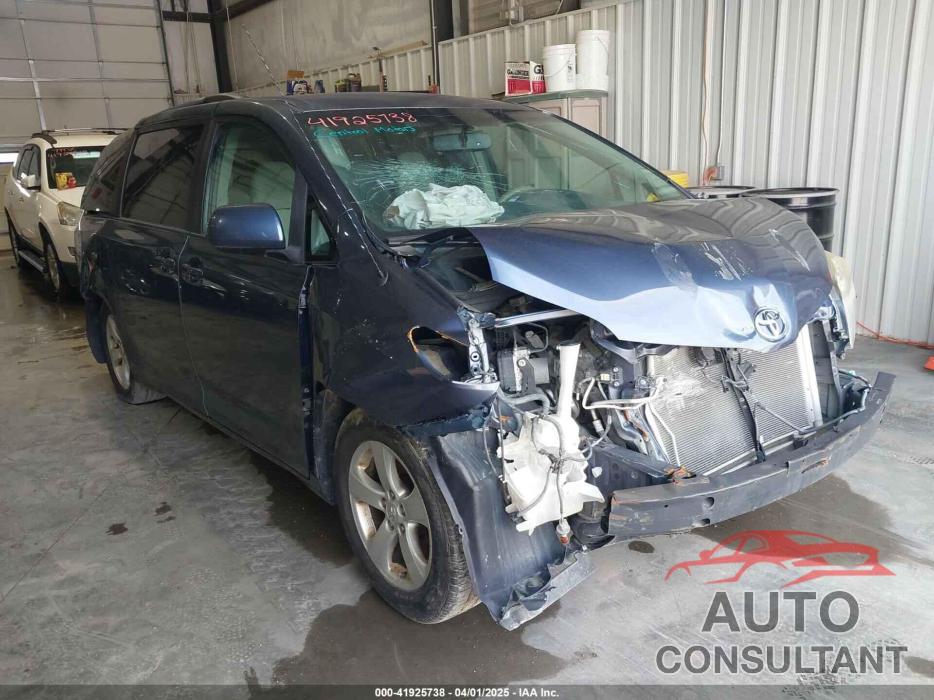 TOYOTA SIENNA 2013 - 5TDKK3DC1DS375410