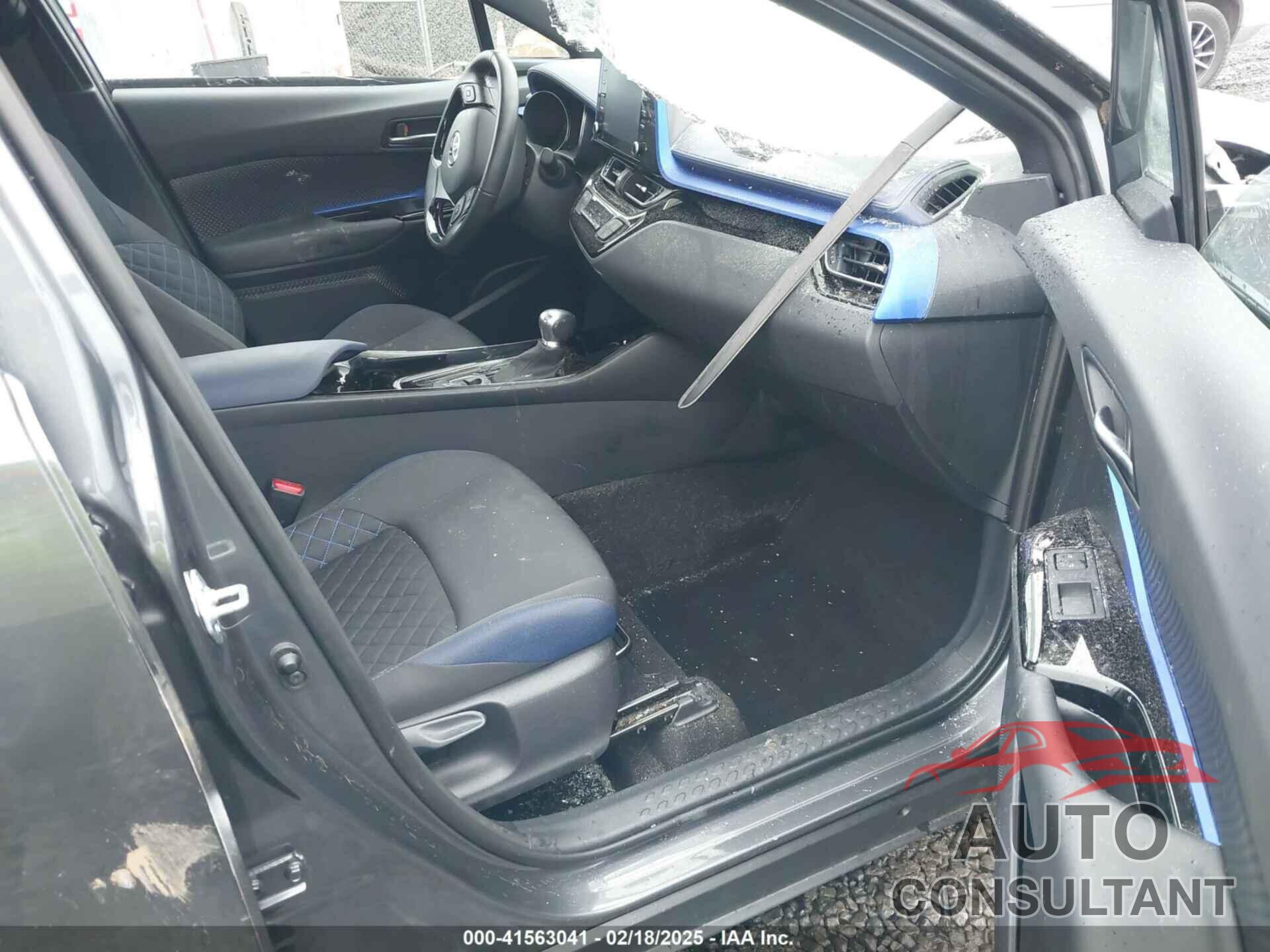 TOYOTA C-HR 2022 - NMTKHMBX0NR143424