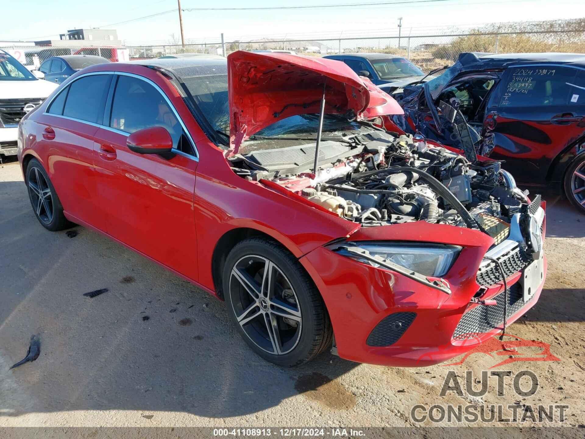 MERCEDES-BENZ A 220 2019 - WDD3G4EB0KW026615