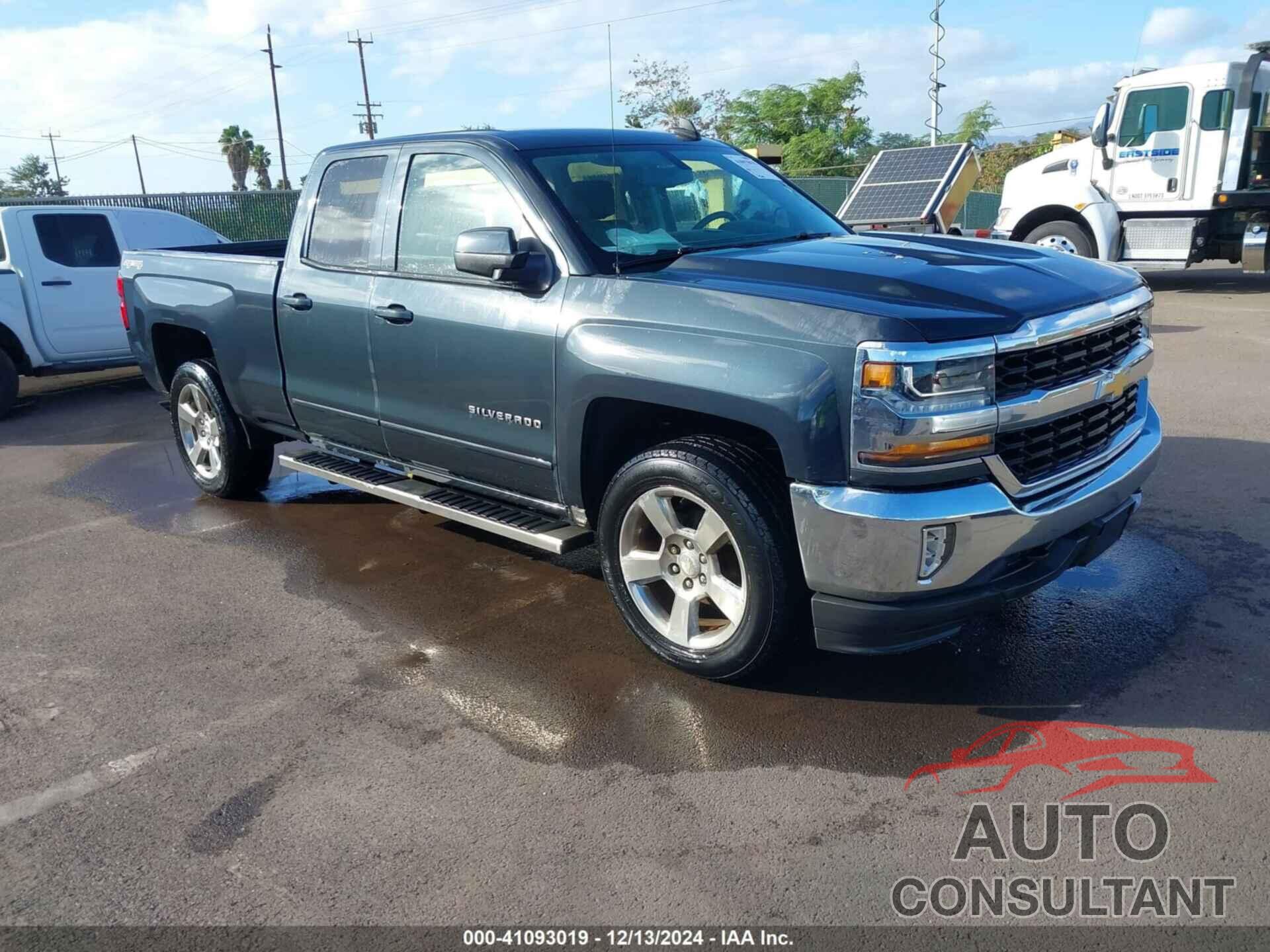 CHEVROLET SILVERADO 1500 2017 - 1GCVKREC2HZ359445