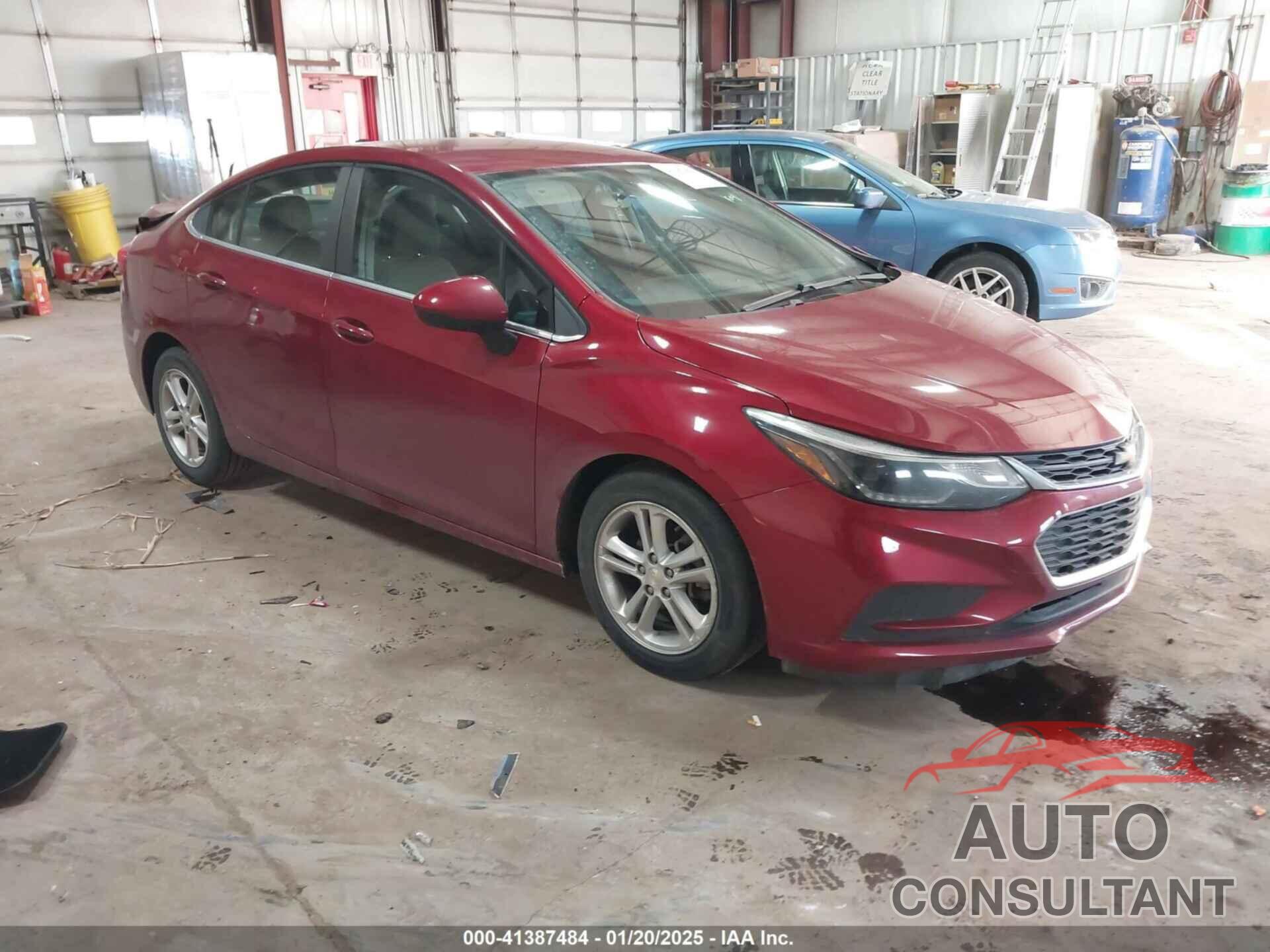 CHEVROLET CRUZE 2018 - 1G1BE5SM8J7103790