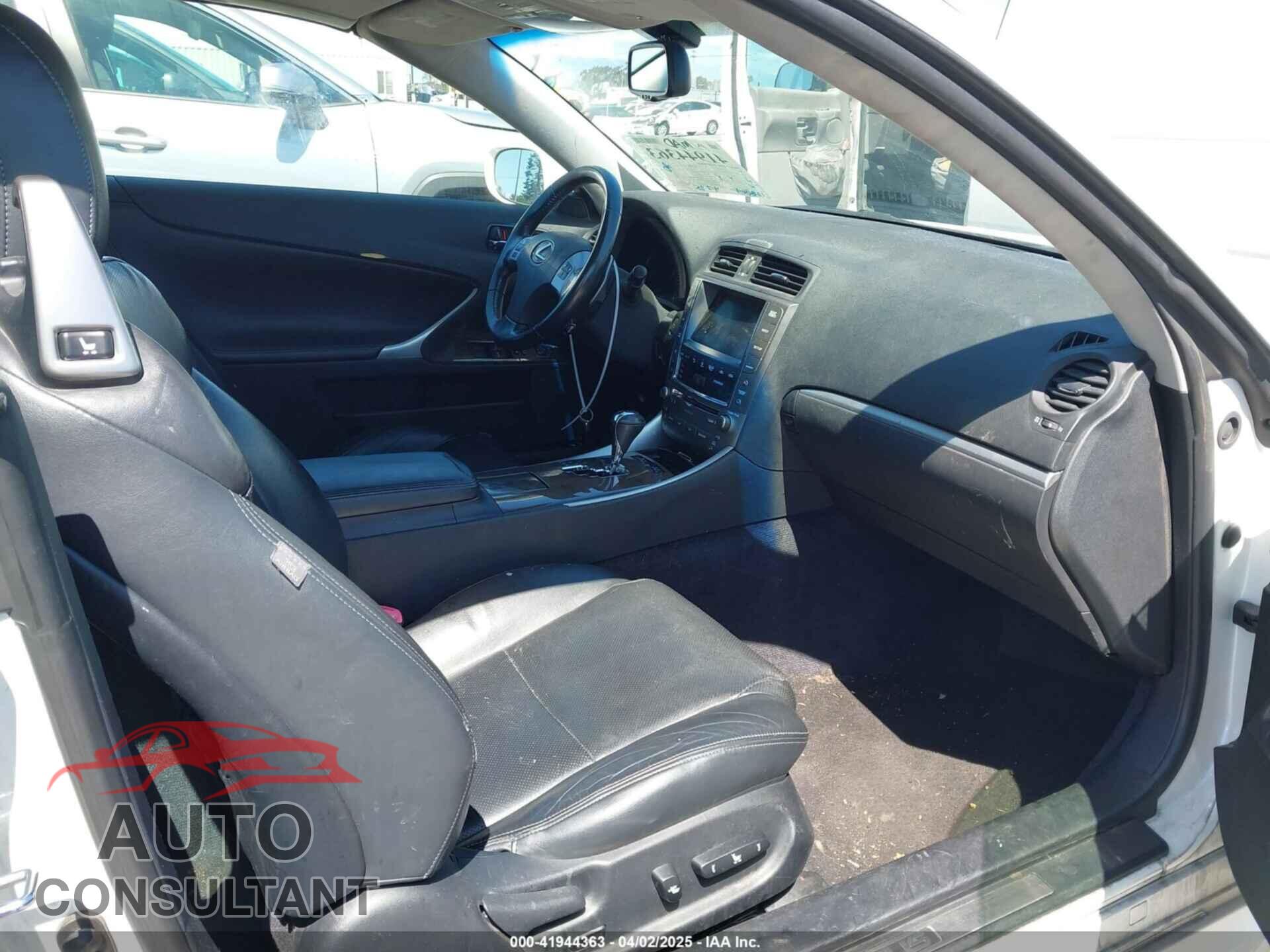 LEXUS IS 250C 2012 - JTHFF2C24C2522011