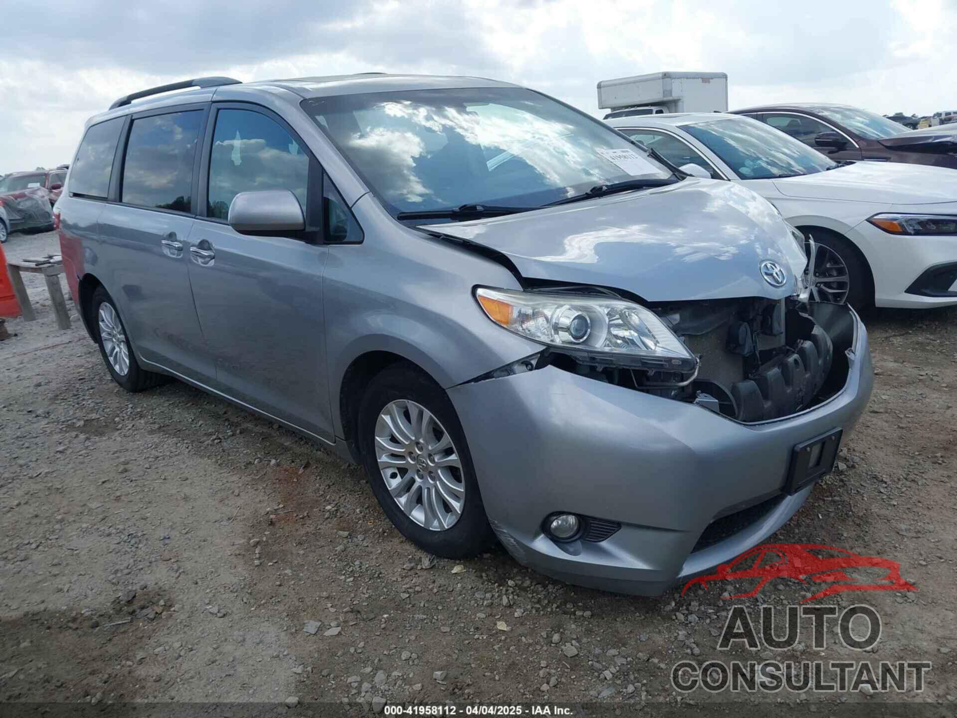 TOYOTA SIENNA 2015 - 5TDYK3DC7FS659864