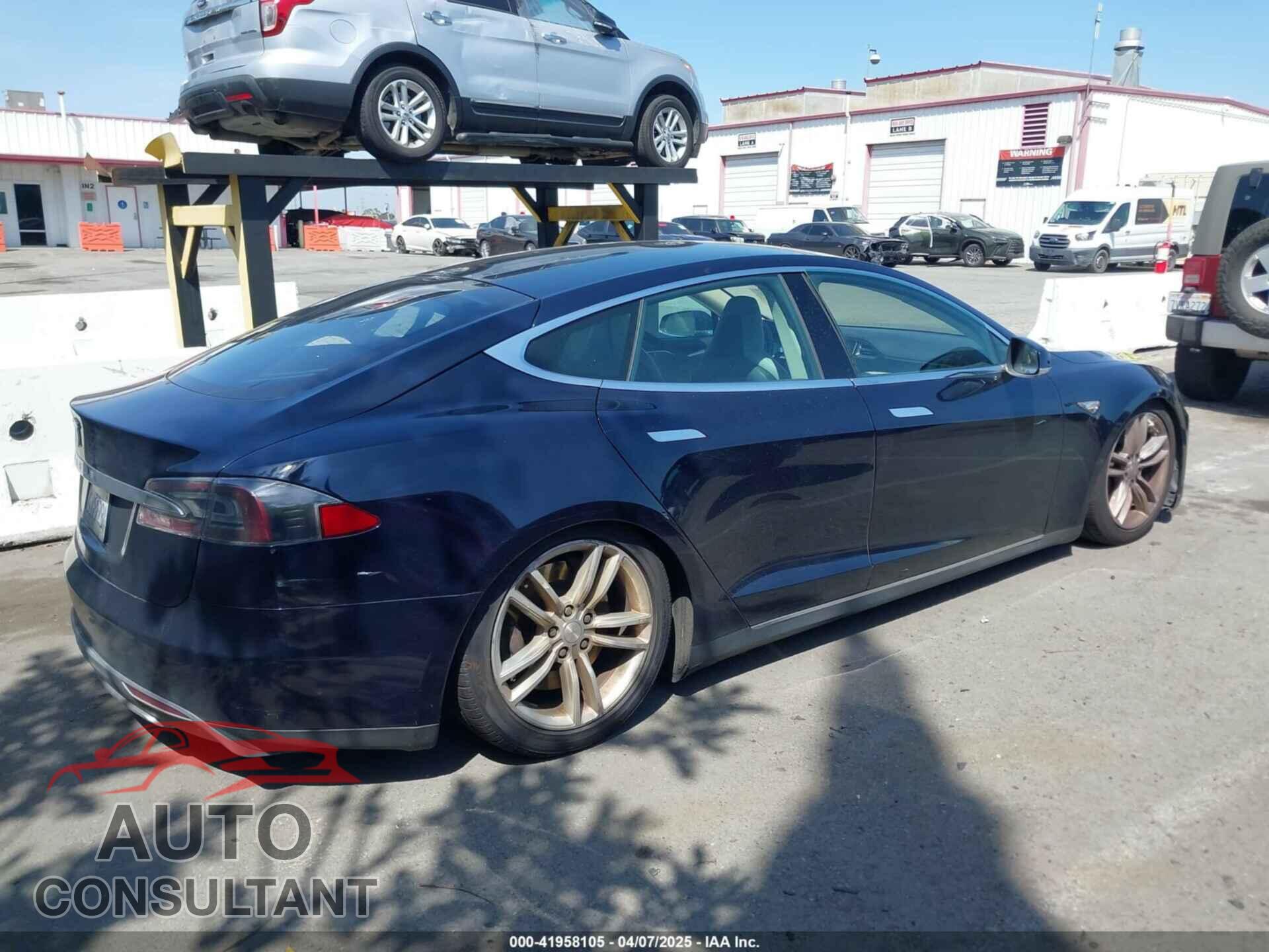 TESLA MODEL S 2013 - 5YJSA1CNXDFP06077