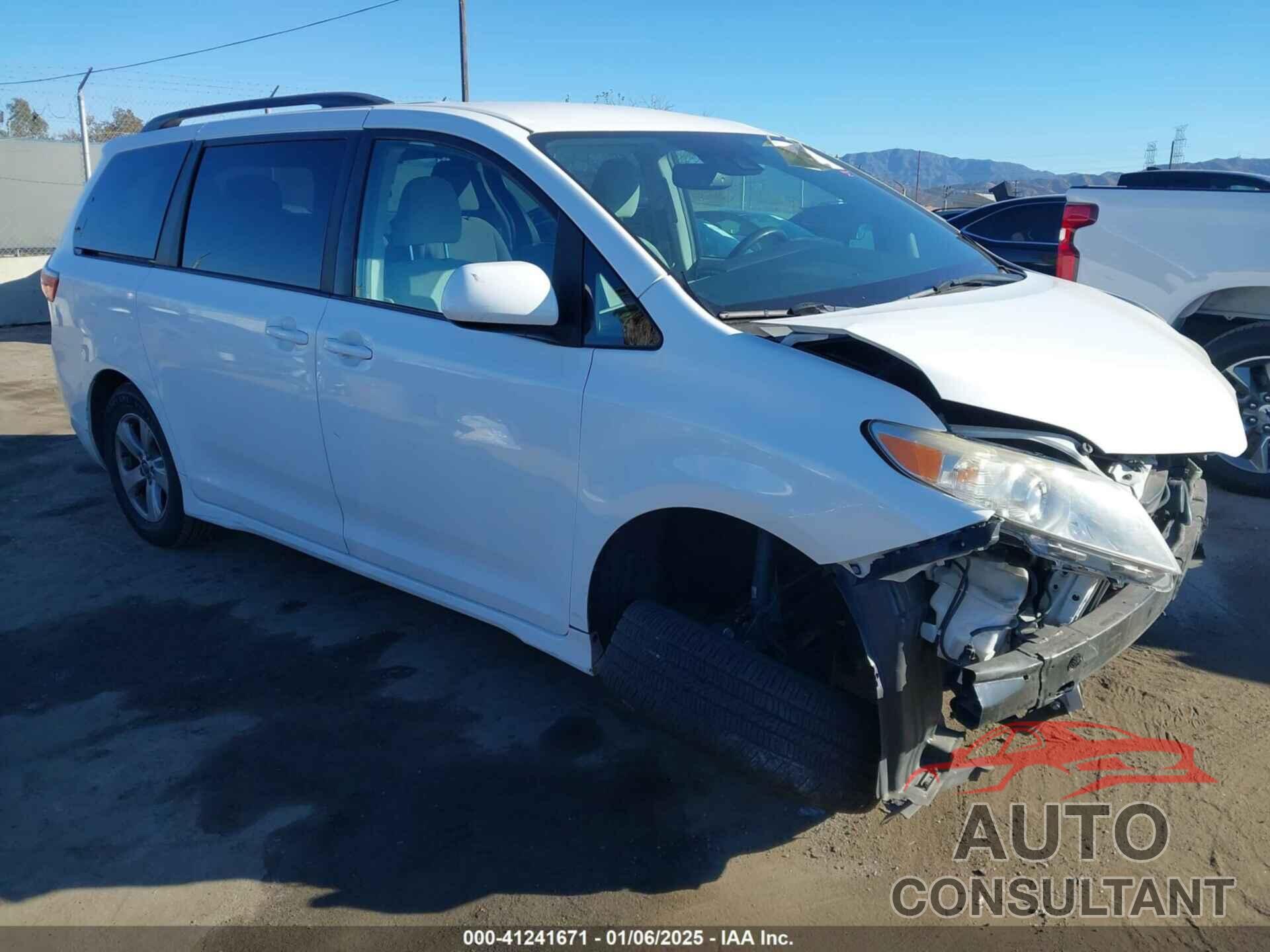 TOYOTA SIENNA 2018 - 5TDKZ3DC4JS921835