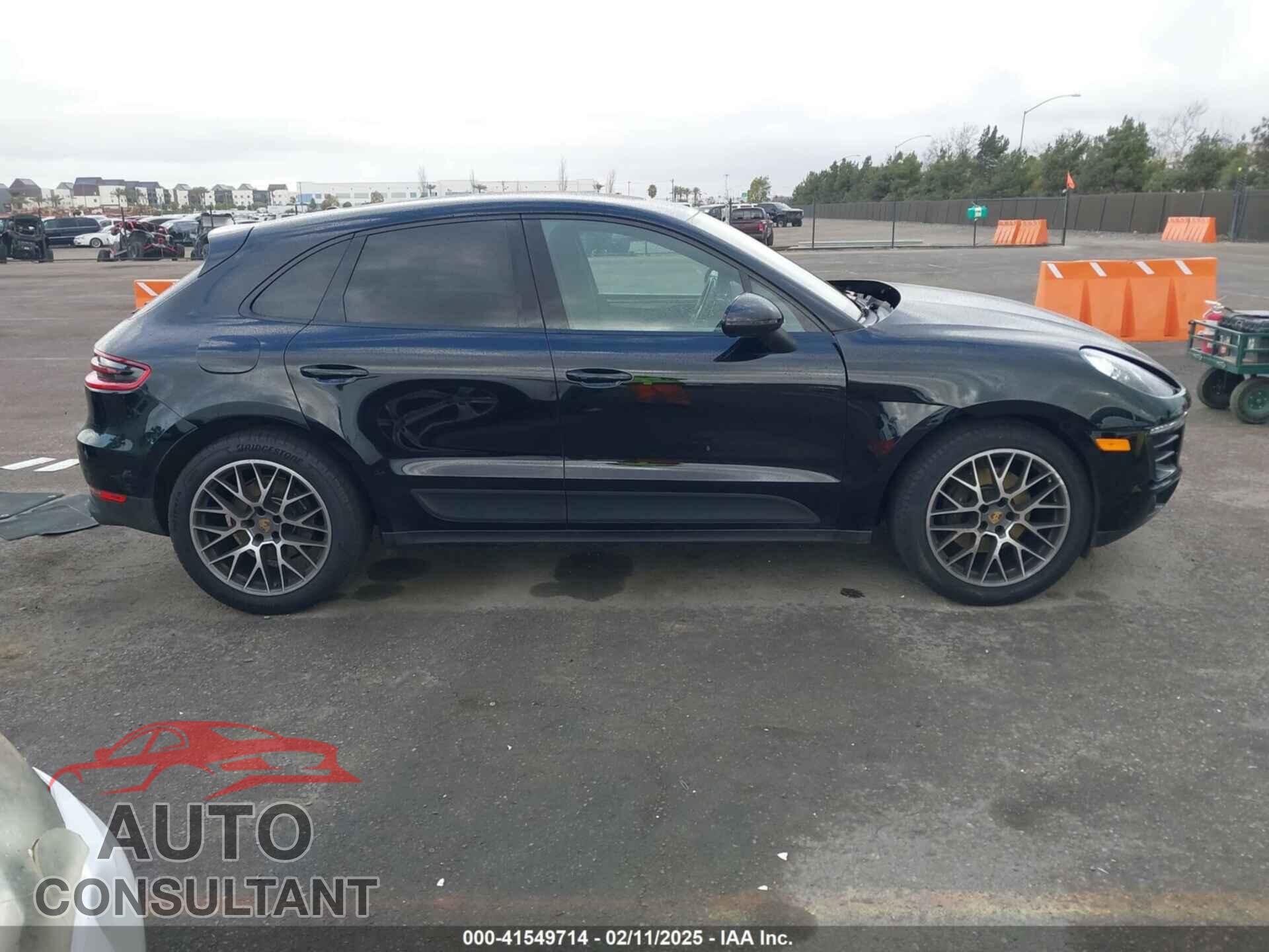 PORSCHE MACAN 2018 - WP1AA2A59JLB24452