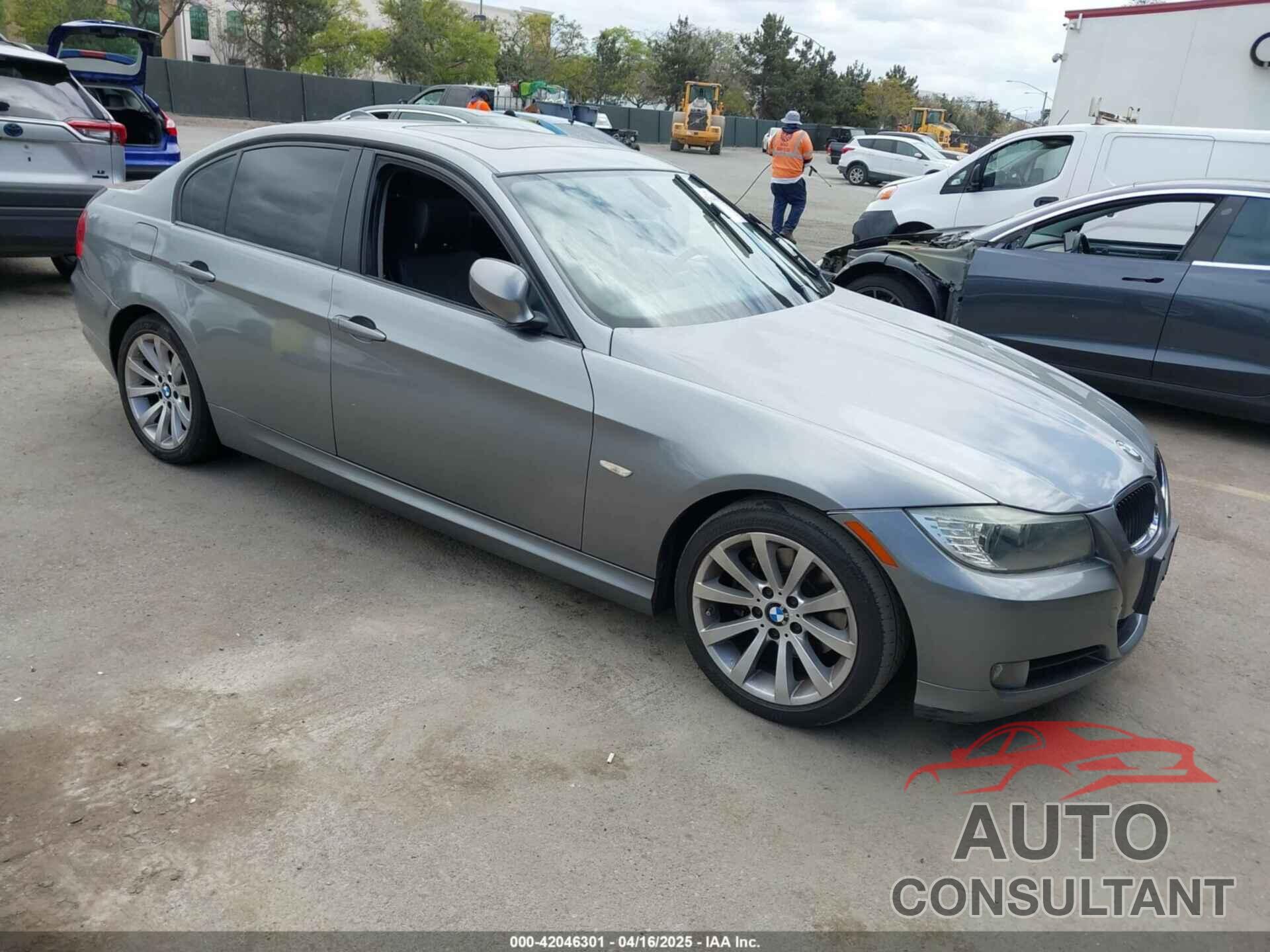 BMW 328I 2011 - WBAPH5G52BNM84035