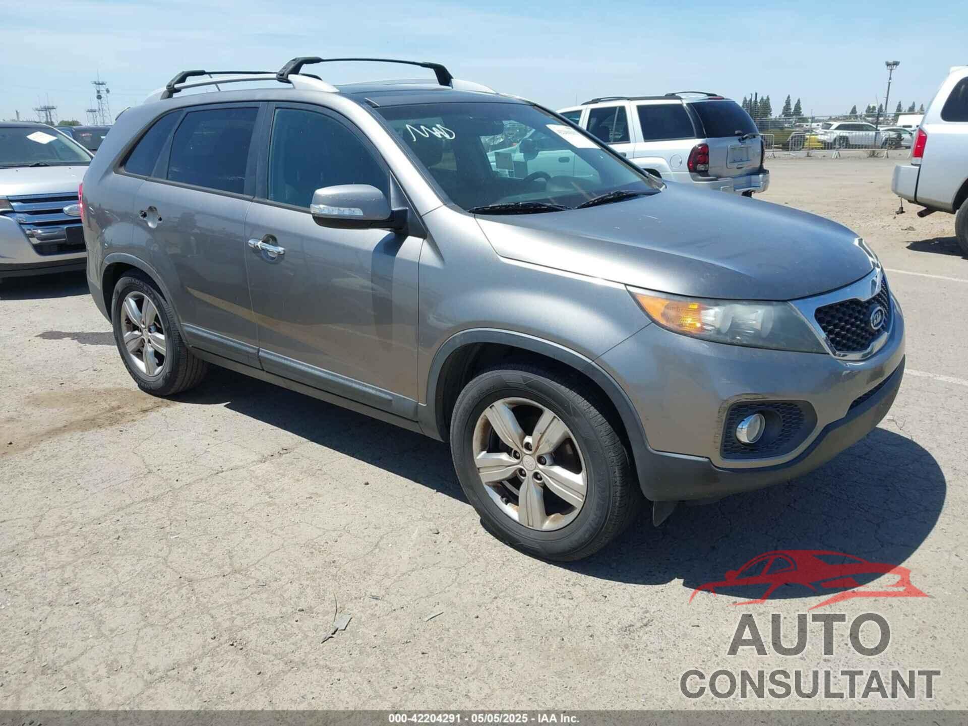 KIA SORENTO 2013 - 5XYKU4A25DG411785