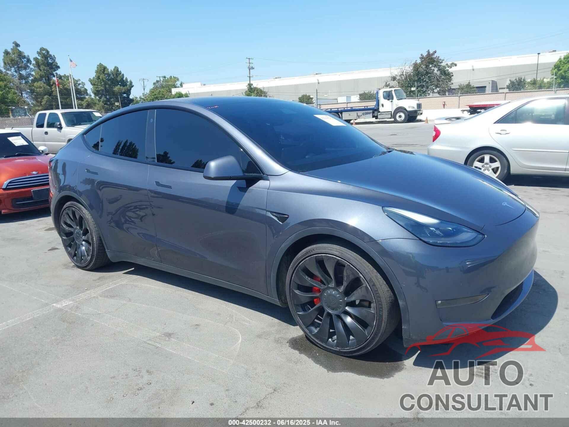 TESLA MODEL Y 2021 - 5YJYGDEF9MF298607