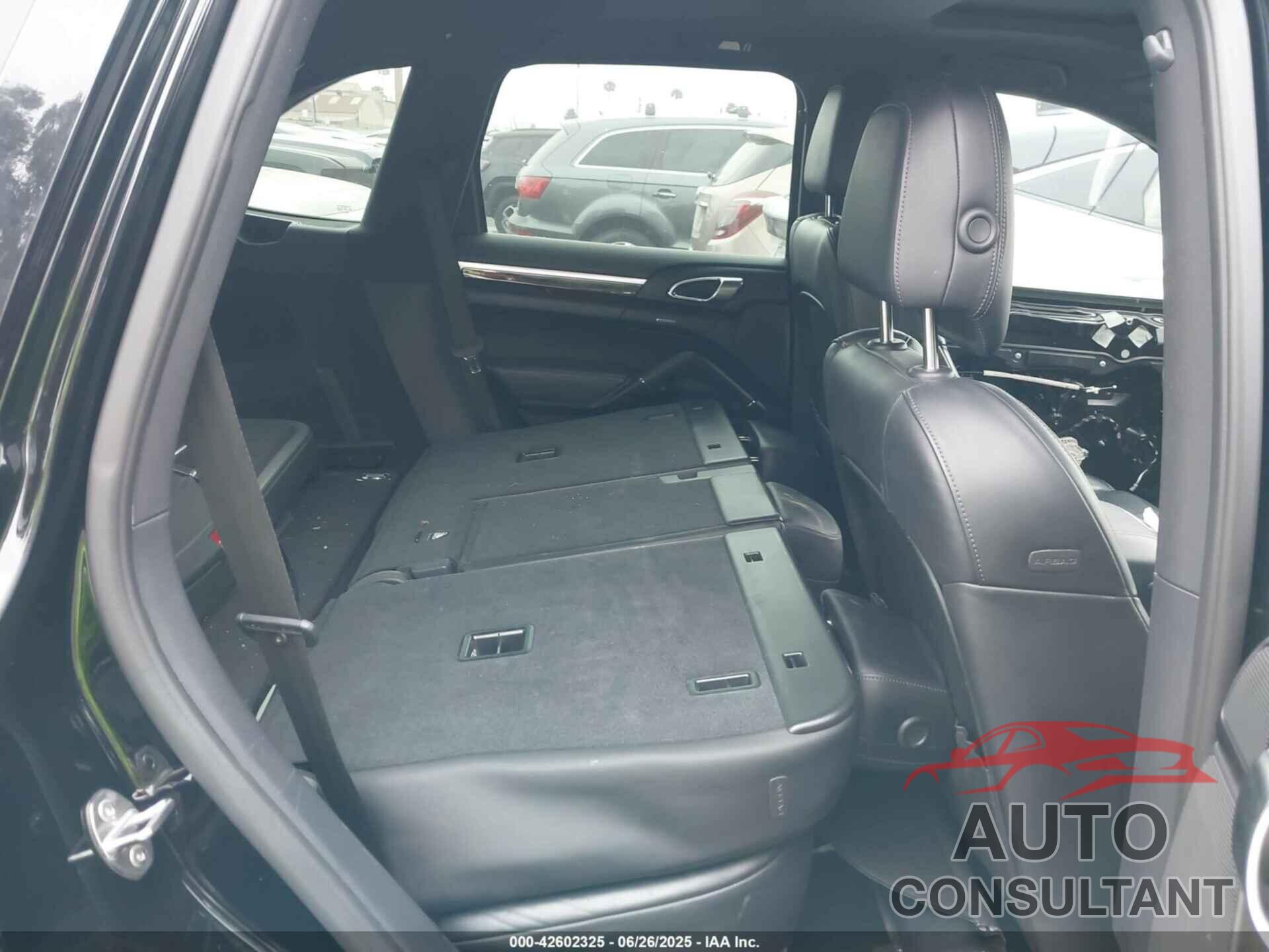 PORSCHE CAYENNE 2016 - WP1AA2A24GKA14137