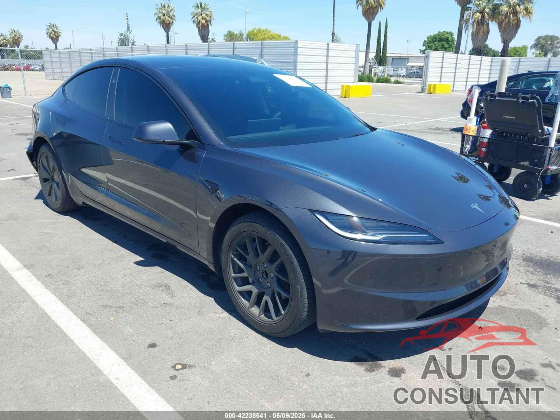 TESLA MODEL 3 2024 - 5YJ3E1EA4RF721281