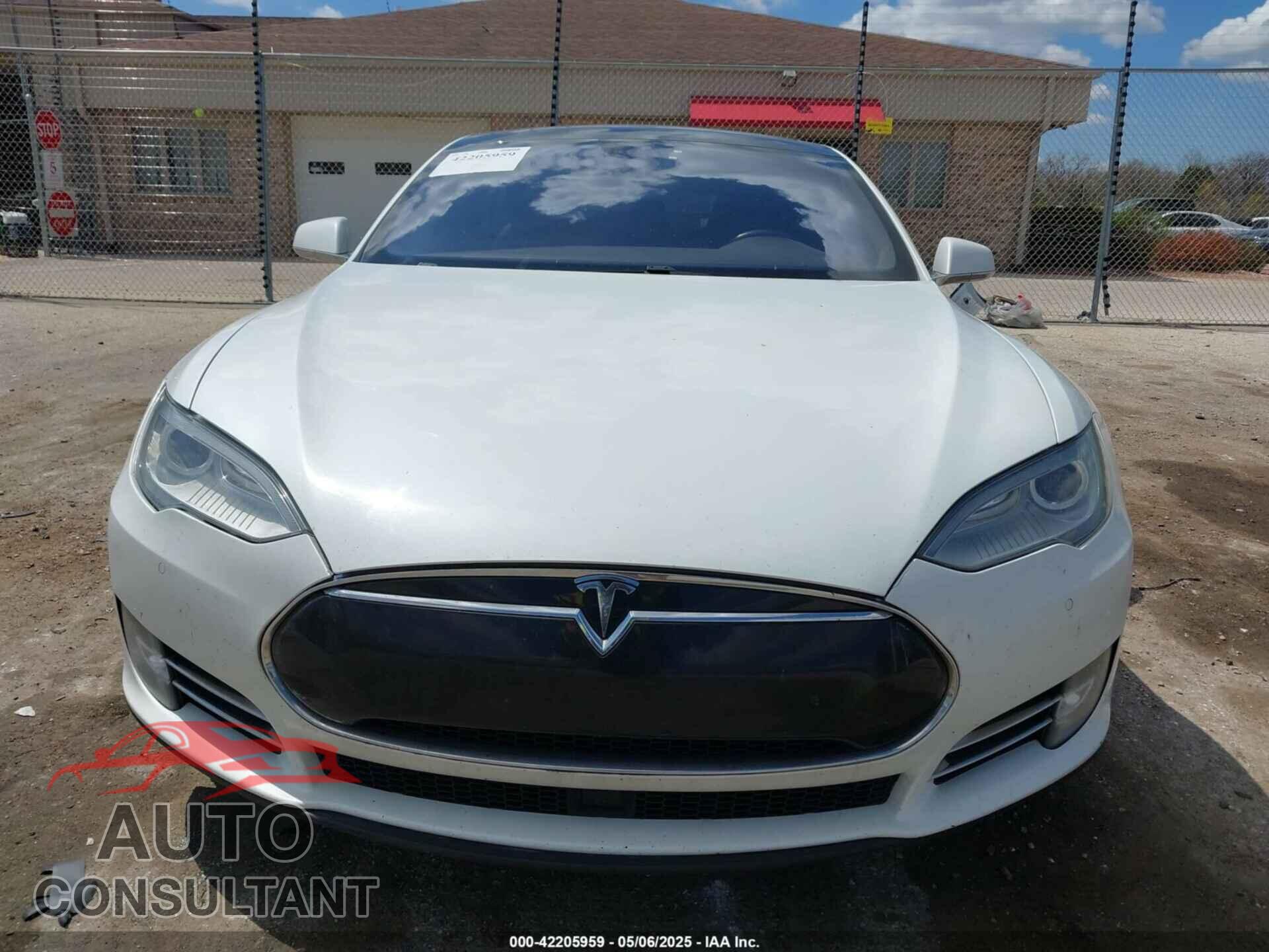 TESLA MODEL S 2015 - 5YJSA1H26FF084143