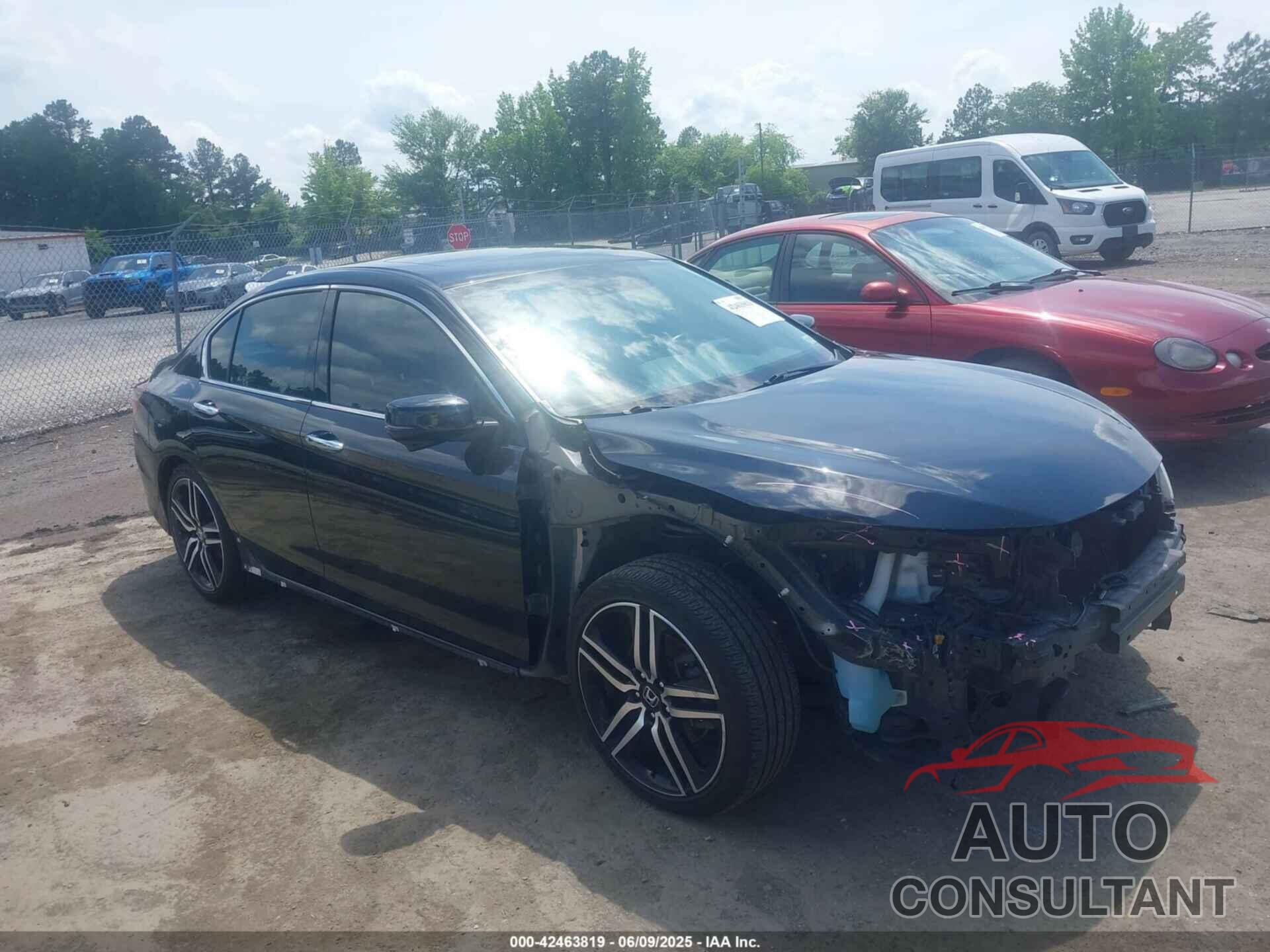 HONDA ACCORD 2017 - 1HGCR3F90HA030200