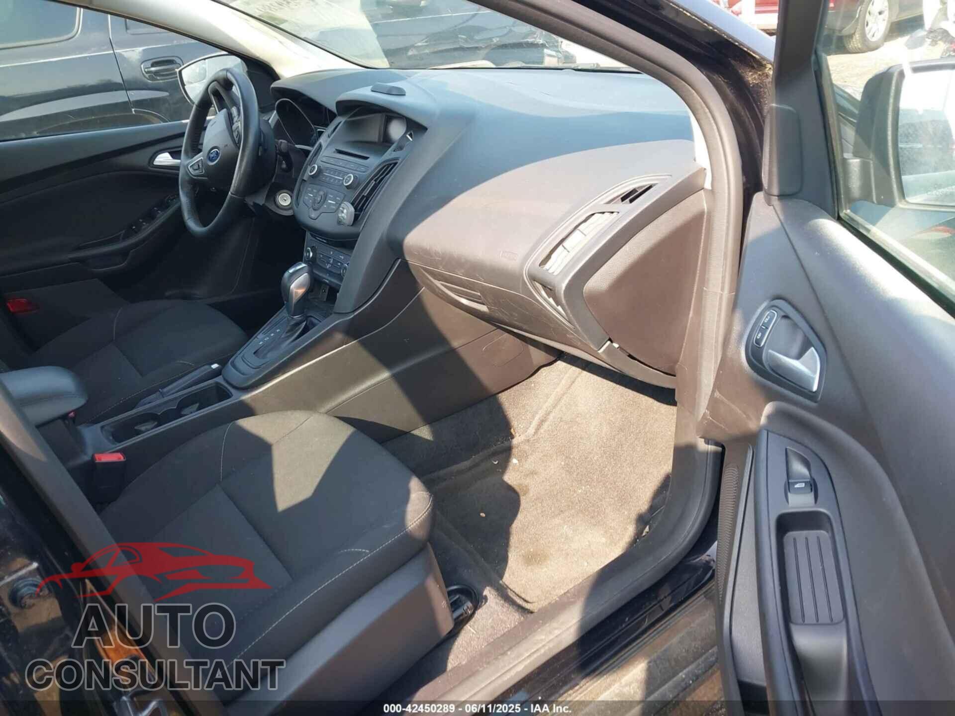 FORD FOCUS 2016 - 1FADP3F25GL258603