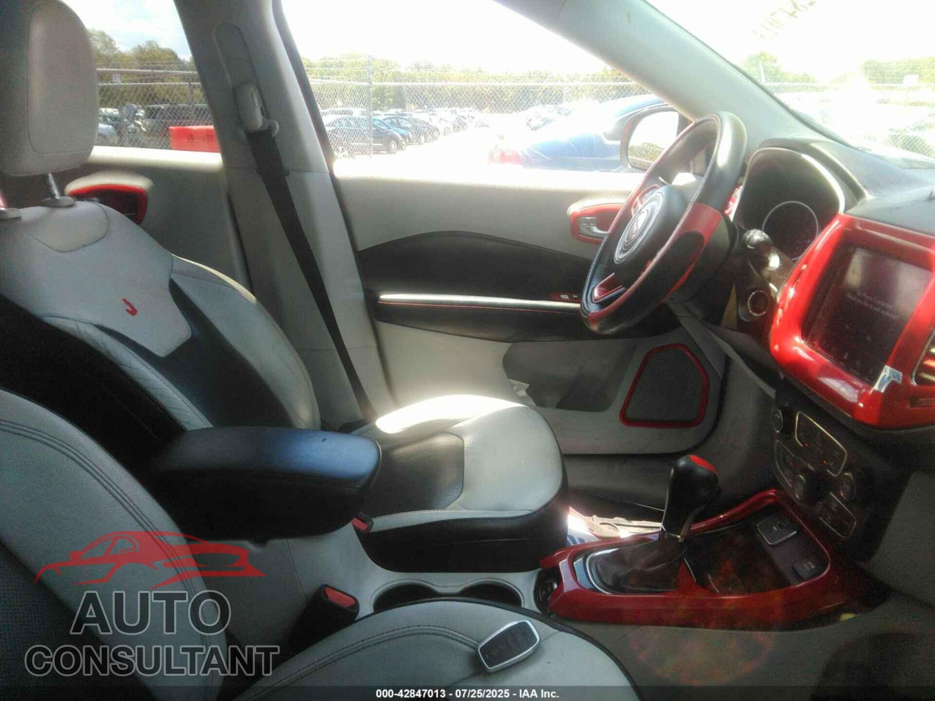 JEEP COMPASS 2018 - 3C4NJCCB4JT358837