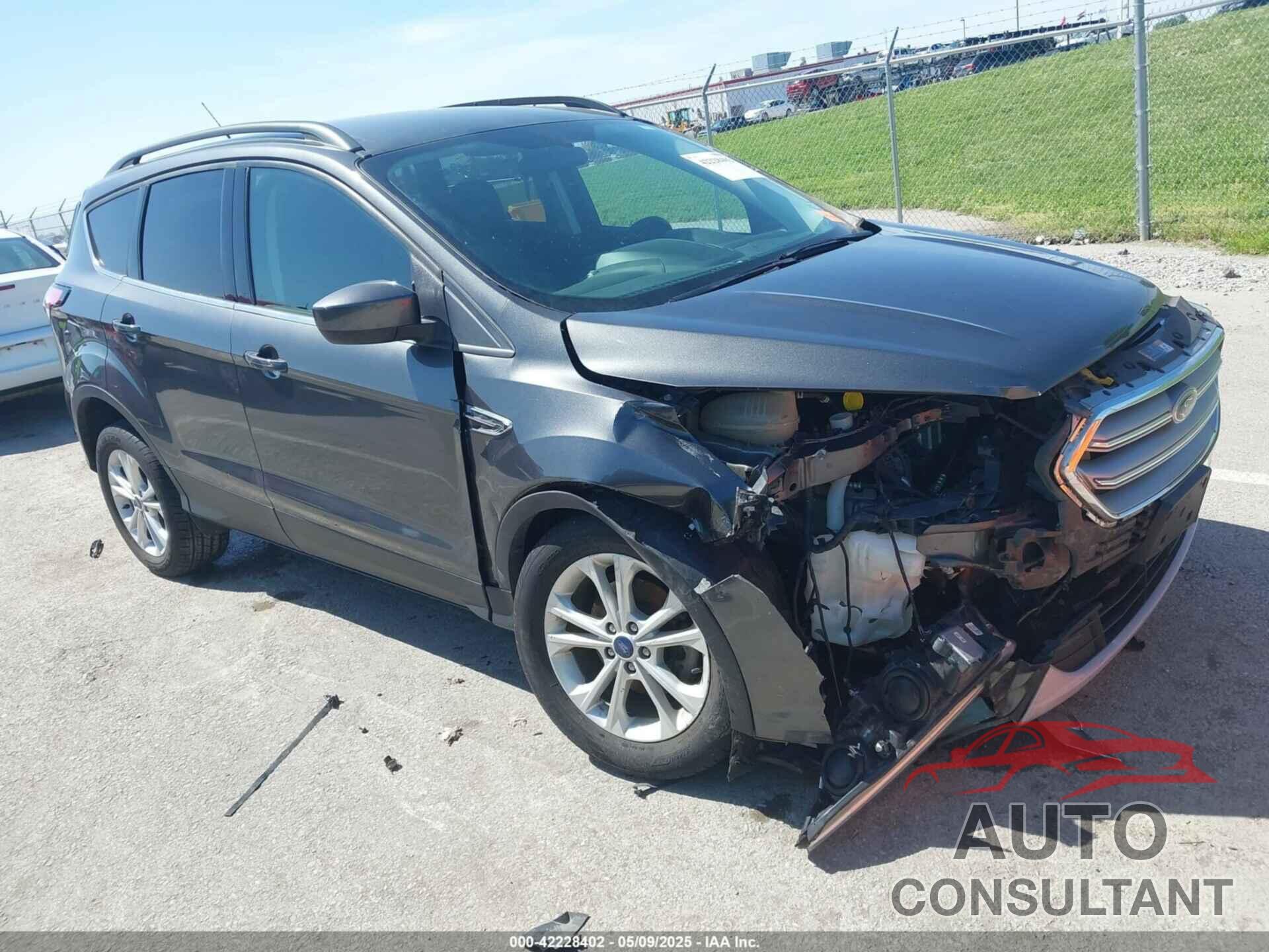 FORD ESCAPE 2017 - 1FMCU0GD5HUF05607