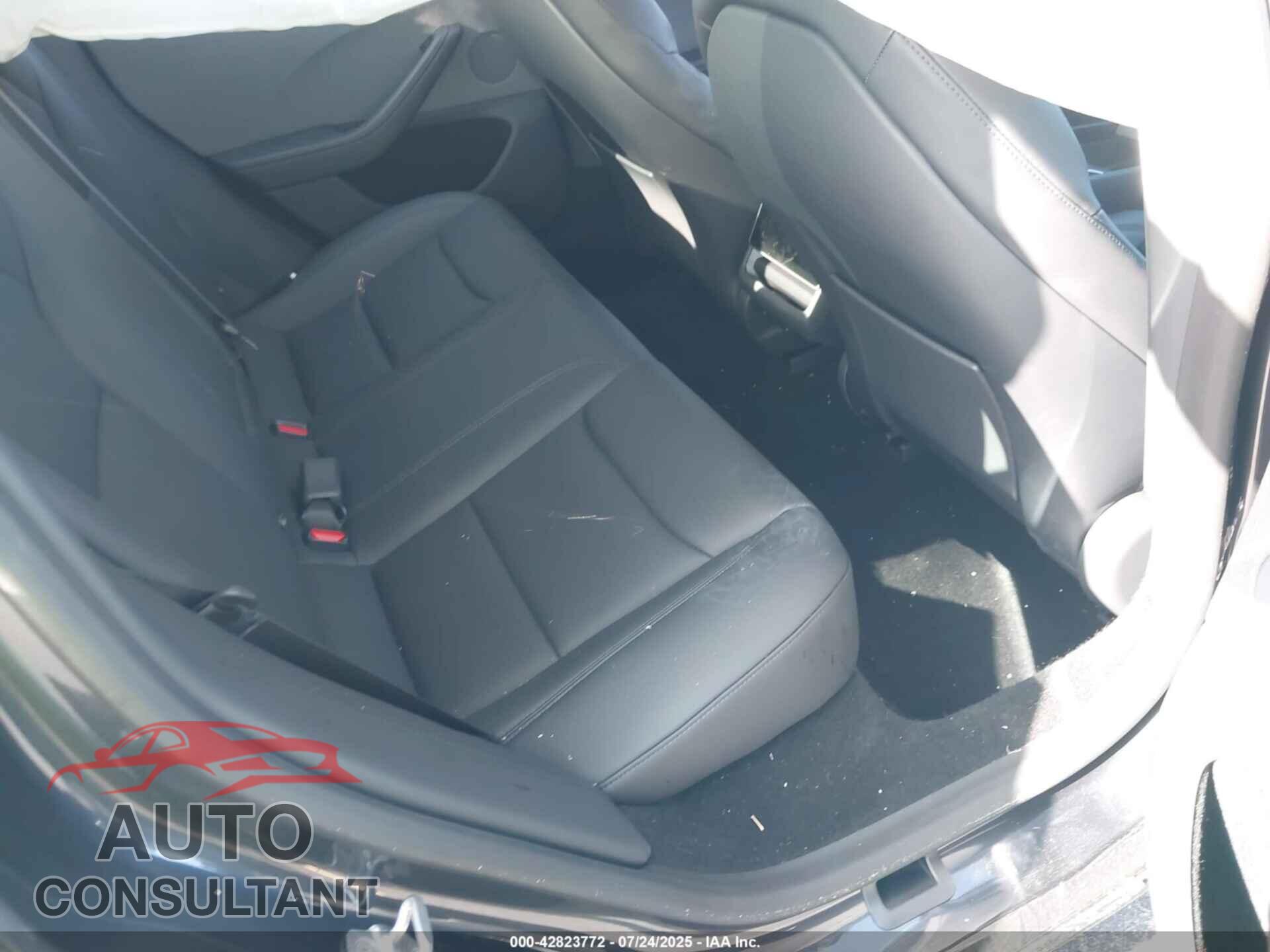 TESLA MODEL 3 2024 - 5YJ3E1EA3RF871771