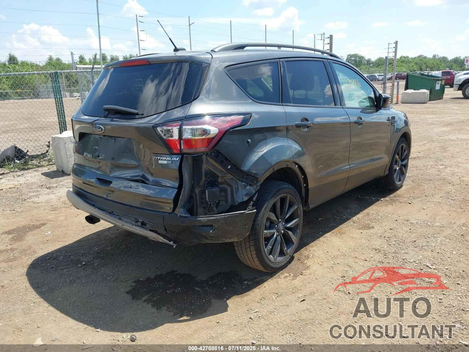 FORD ESCAPE 2017 - 1FMCU0GD8HUC09318