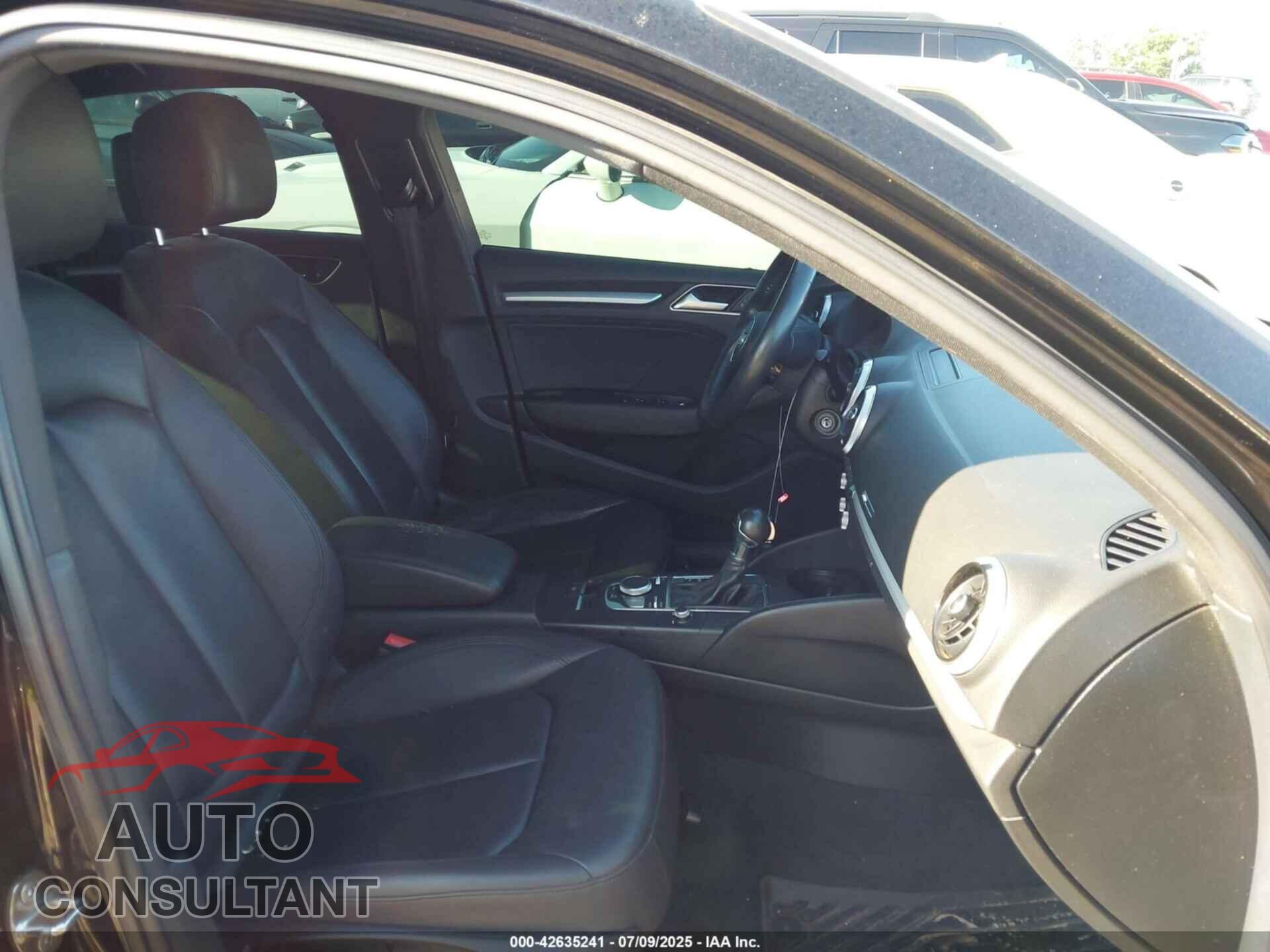 AUDI A3 2018 - WAUAUGFF0J1003891