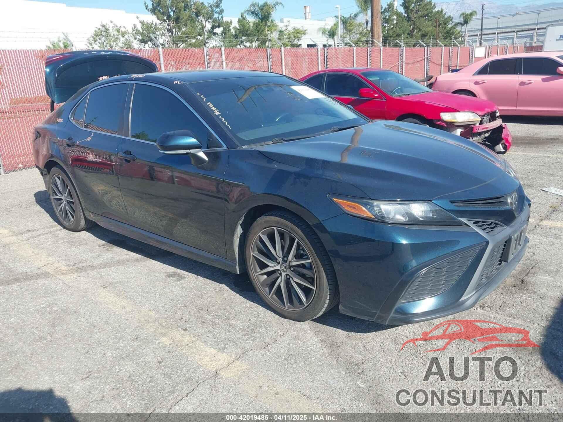 TOYOTA CAMRY 2021 - 4T1T11AKXMU430841