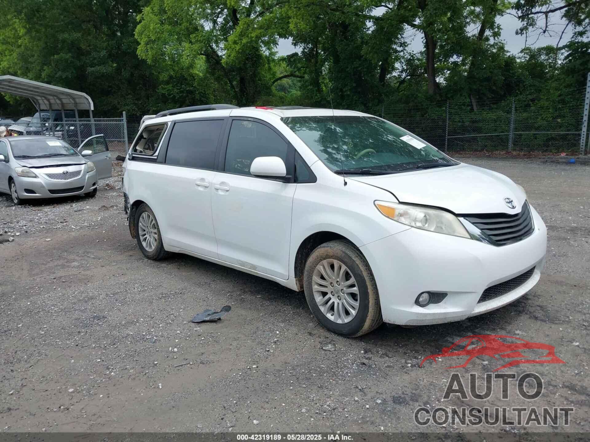 TOYOTA SIENNA 2014 - 5TDYK3DC3ES442911
