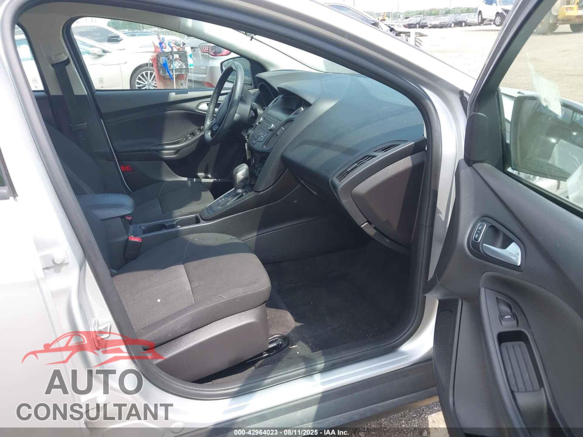 FORD FOCUS 2018 - 1FADP3FE2JL228976