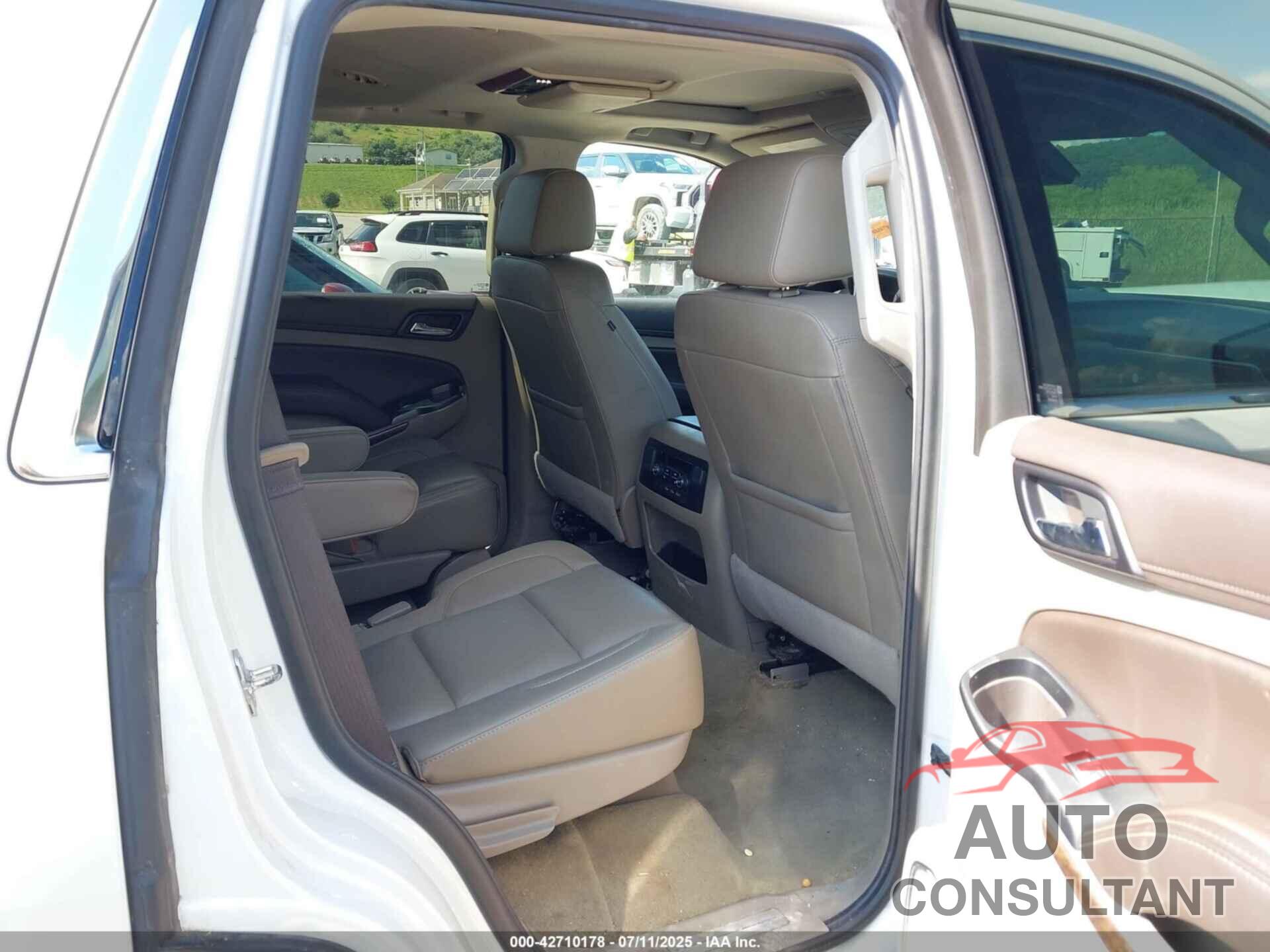 CHEVROLET TAHOE 2018 - 1GNSKBKC5JR308047