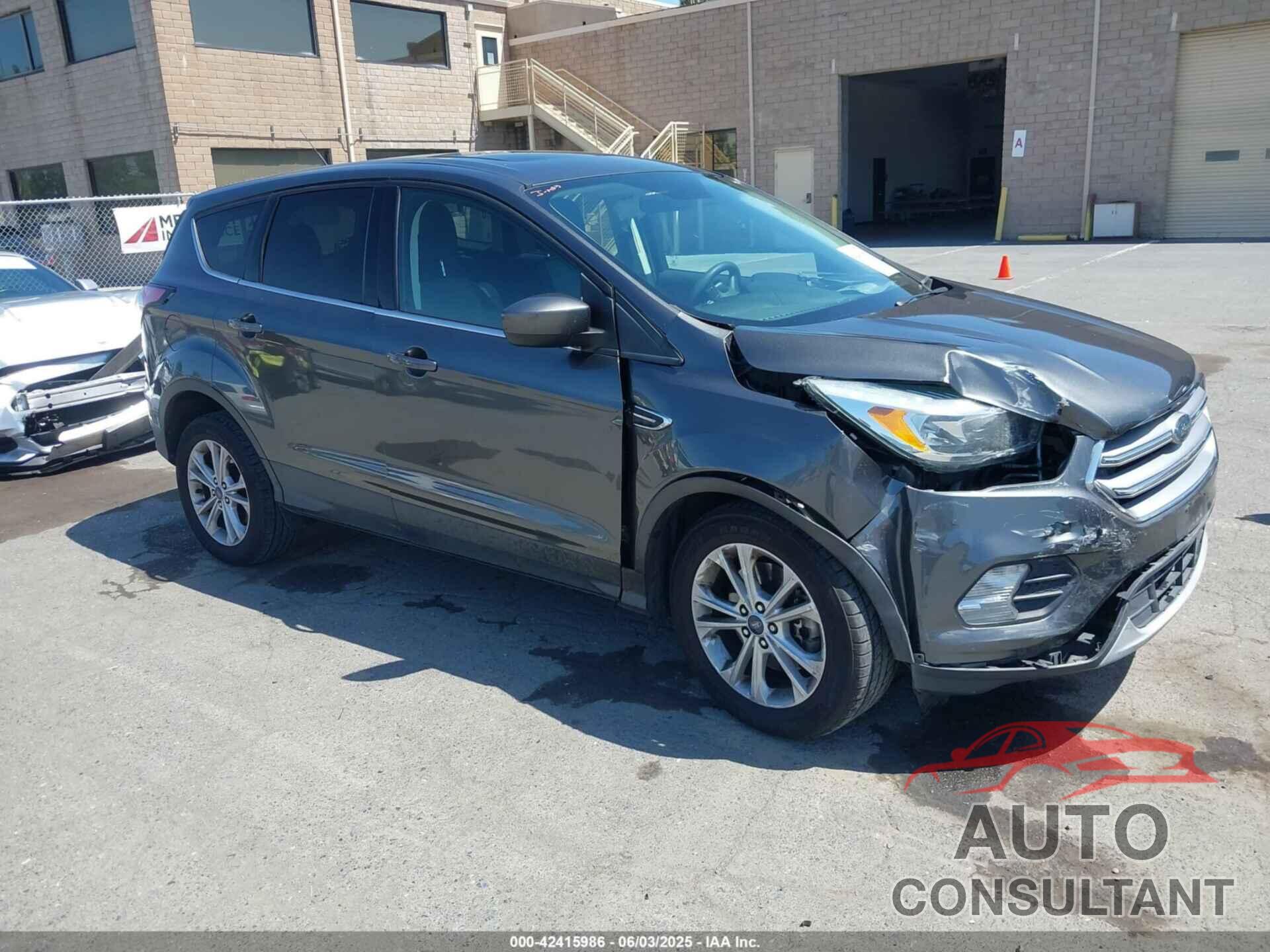 FORD ESCAPE 2017 - 1FMCU0G94HUC96680