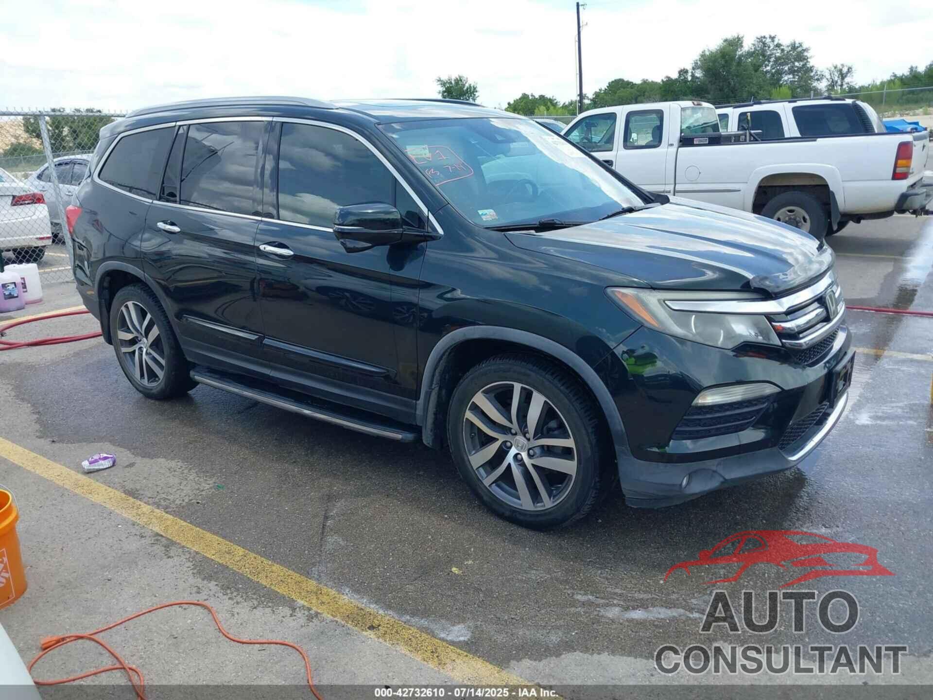 HONDA PILOT 2017 - 5FNYF6H98HB009808