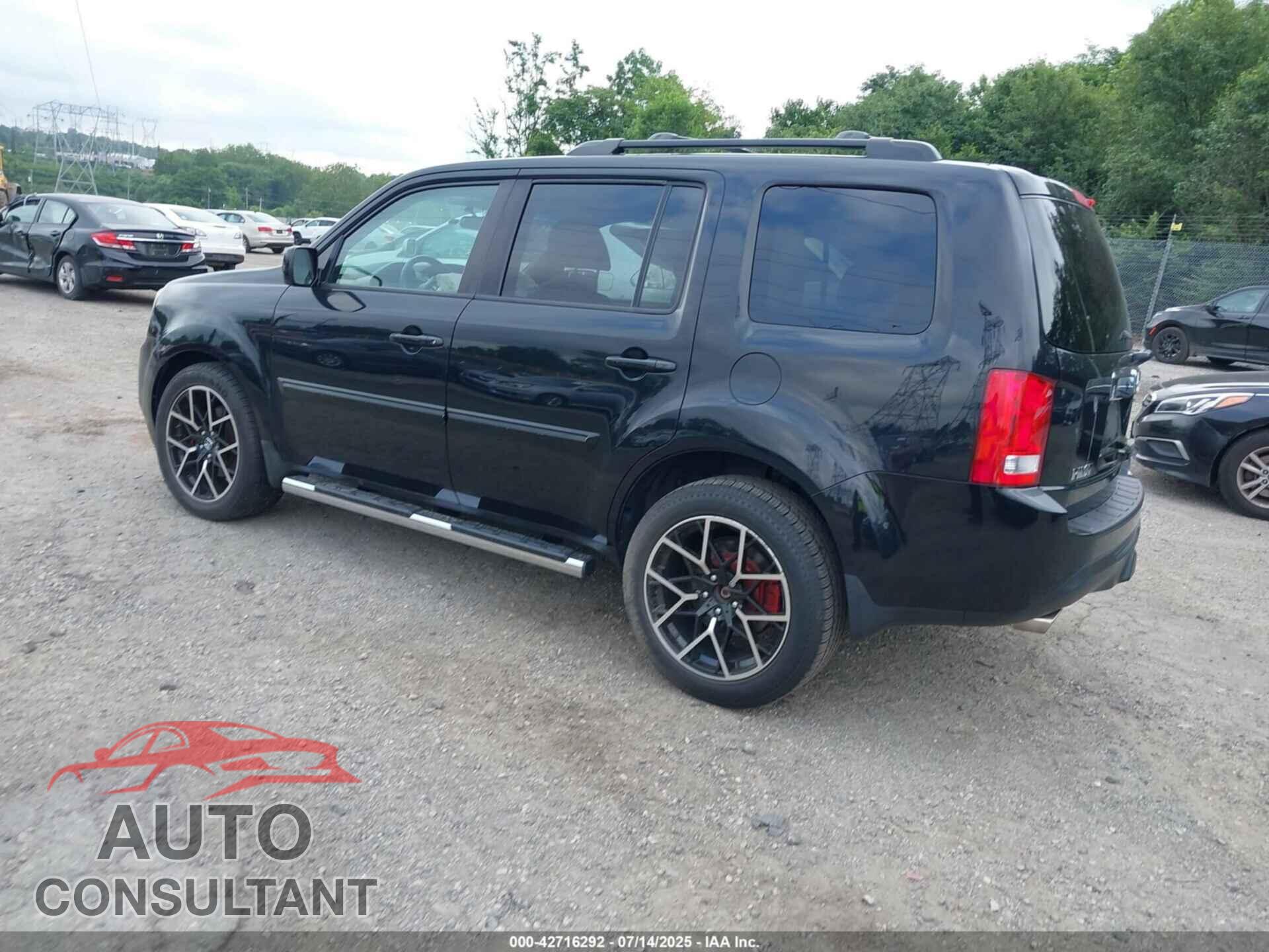 HONDA PILOT 2013 - 5FNYF4H48DB067548