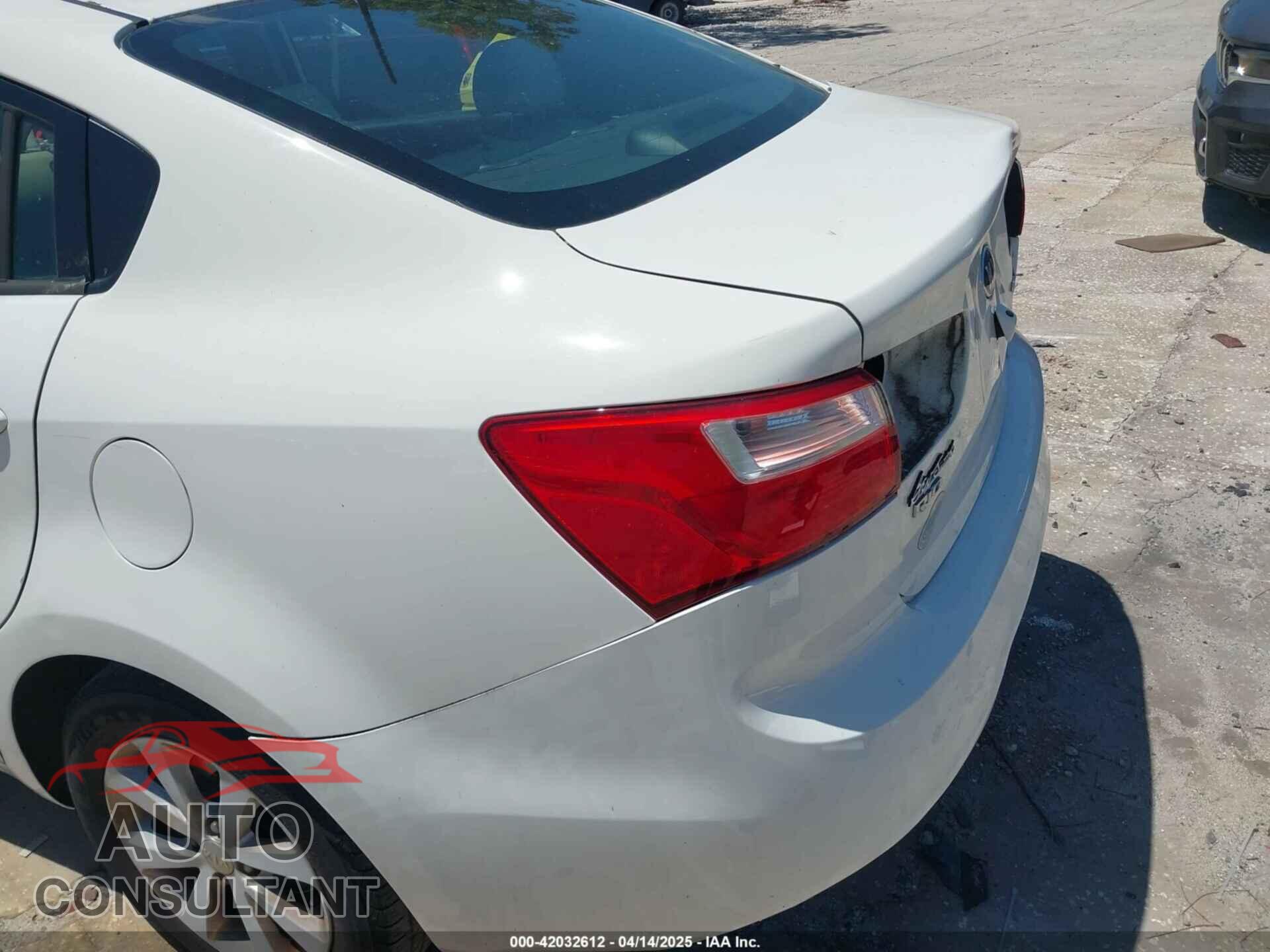 KIA RIO 2013 - KNADN4A33D6174454
