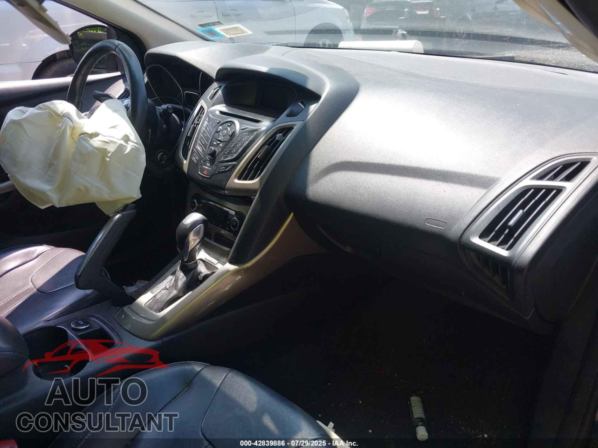 FORD FOCUS 2012 - 1FAHP3M23CL330896