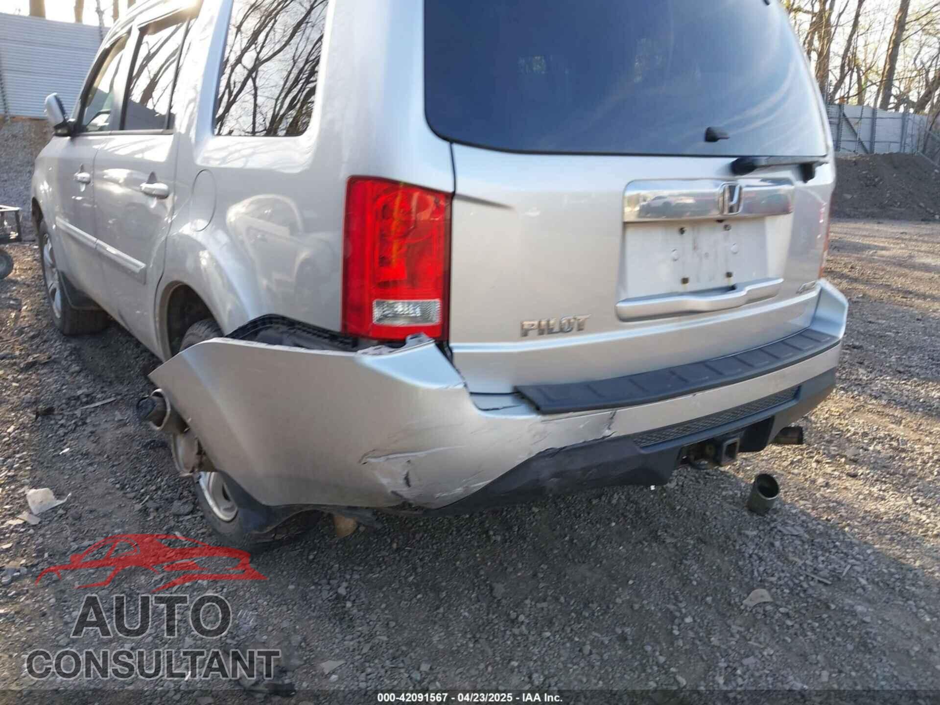 HONDA PILOT 2013 - 5FNYF4H45DB041148