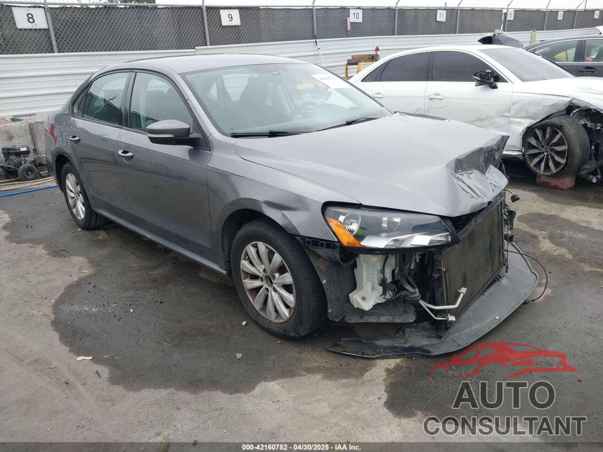 VOLKSWAGEN PASSAT 2013 - 1VWAH7A37DC054637