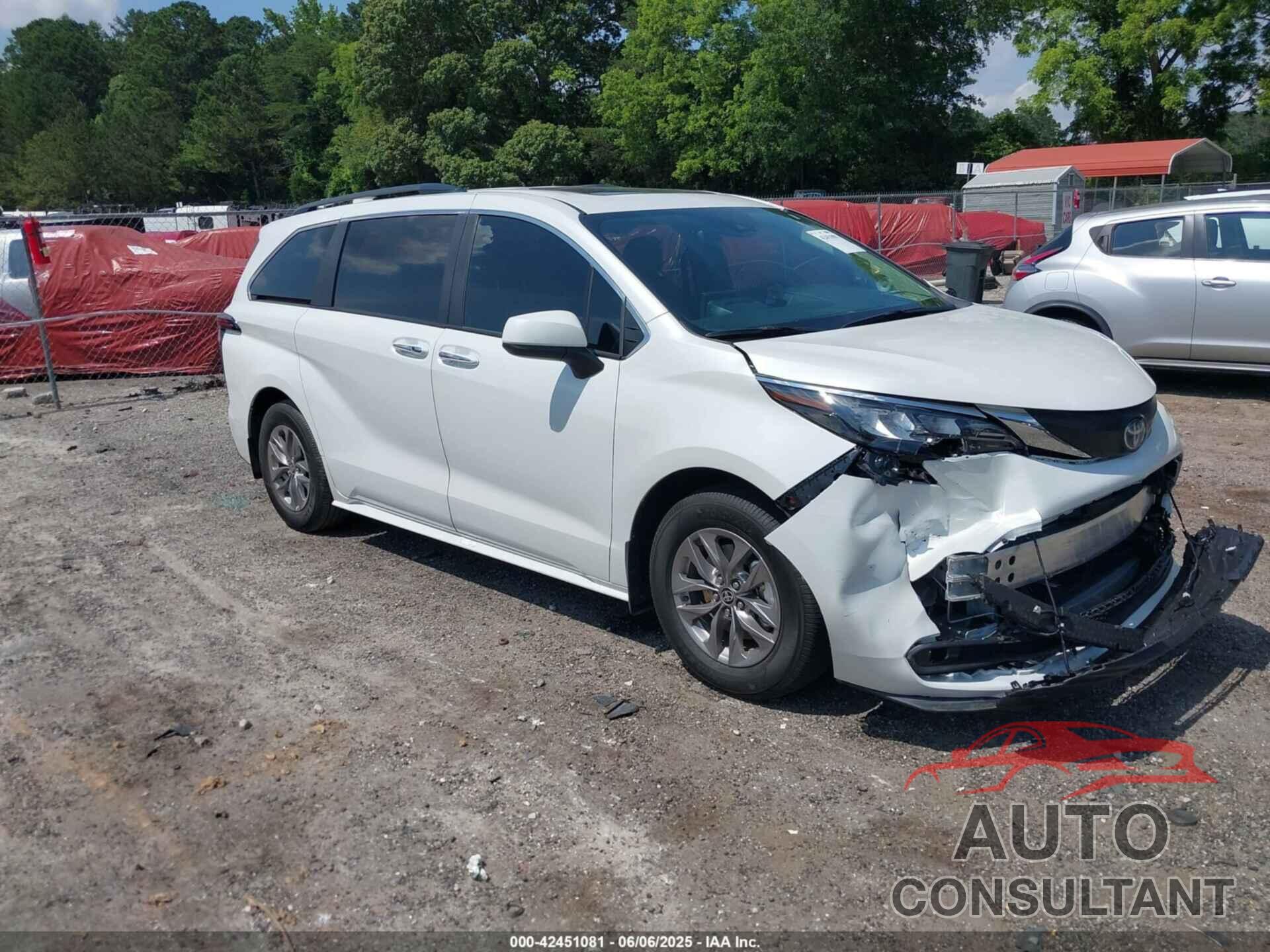 TOYOTA SIENNA 2025 - 5TDJRKEC4SS245862