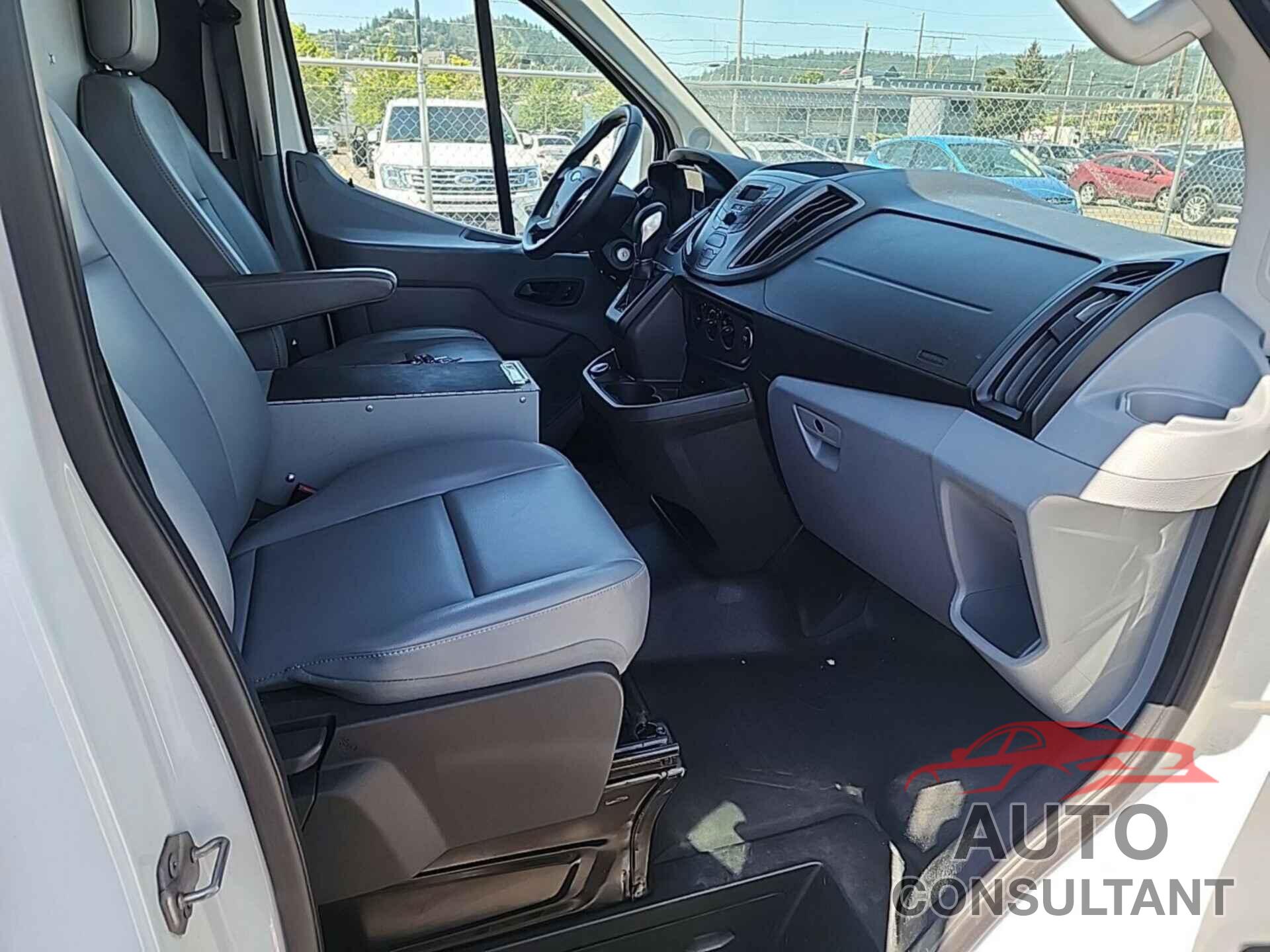 FORD TRANSIT-250 2018 - 1FTYR1YM4JKB43884