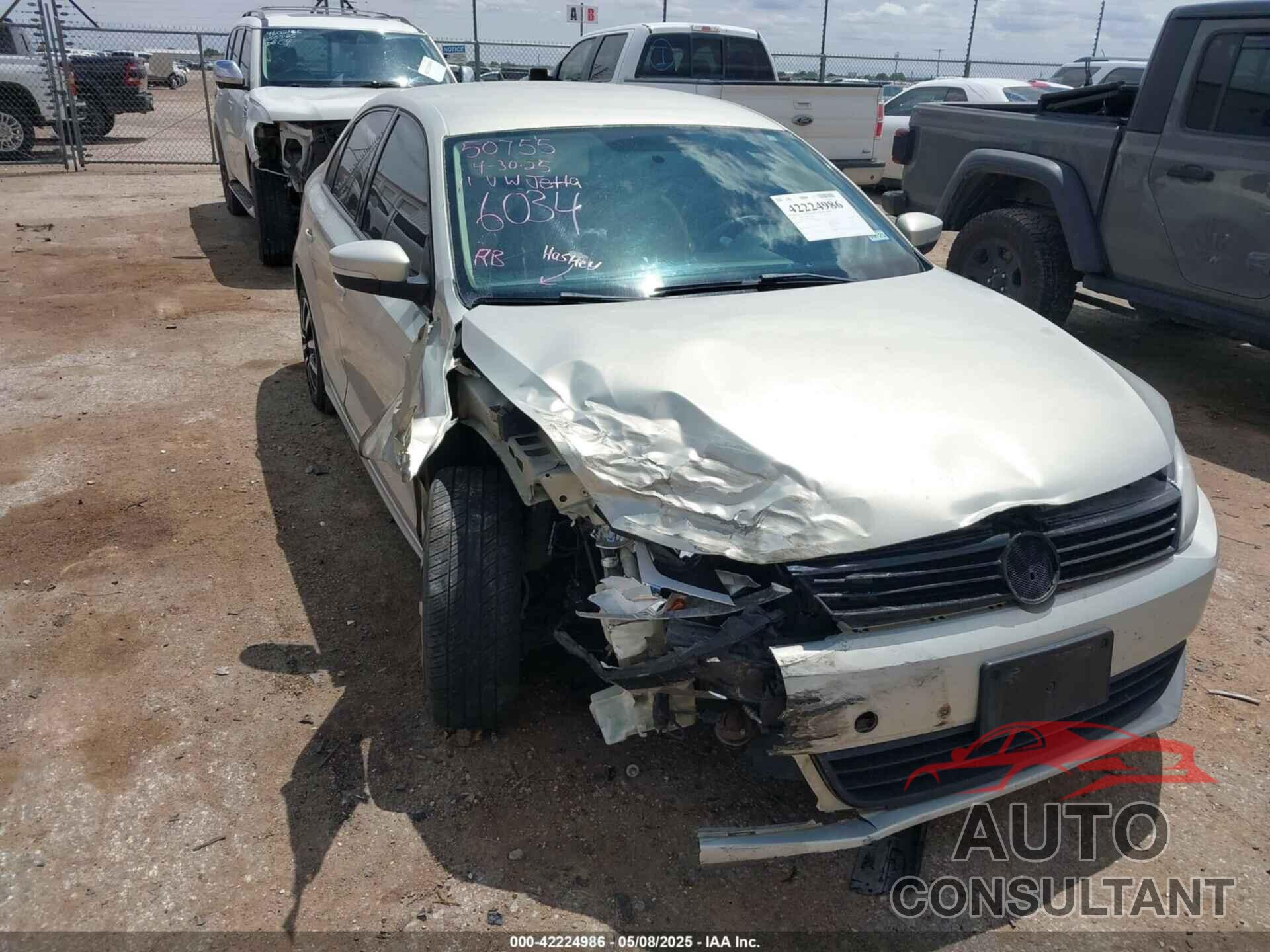 VOLKSWAGEN JETTA 2011 - 3VWBZ7AJ5BM396034