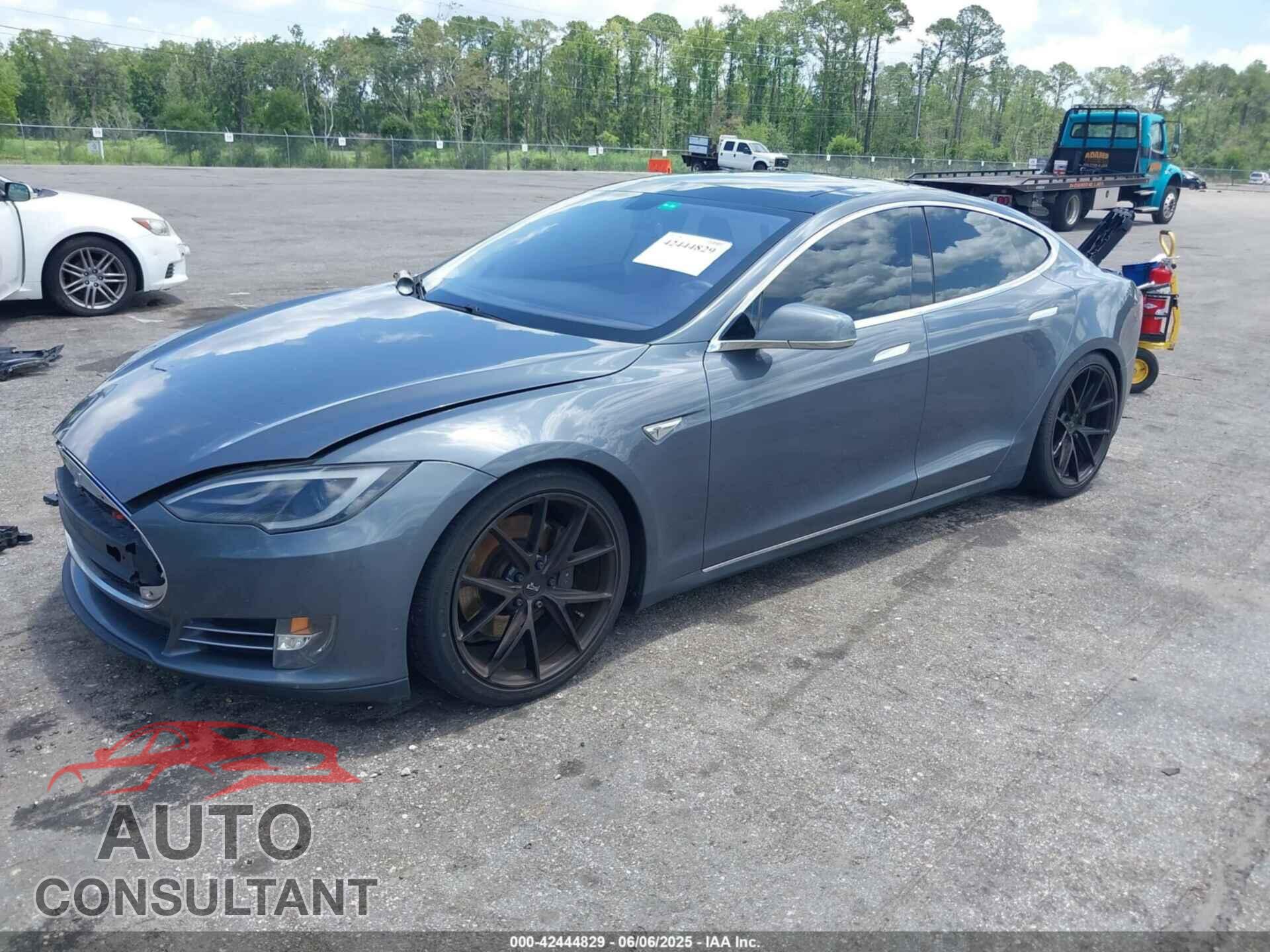 TESLA MODEL S 2013 - 5YJSA1DP9DFP17832