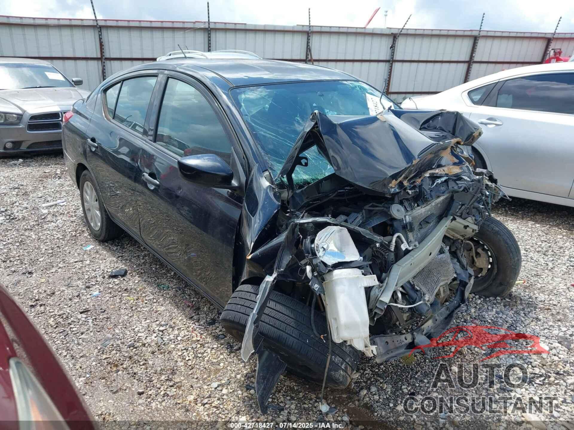 NISSAN VERSA 2018 - 3N1CN7AP7JL863257