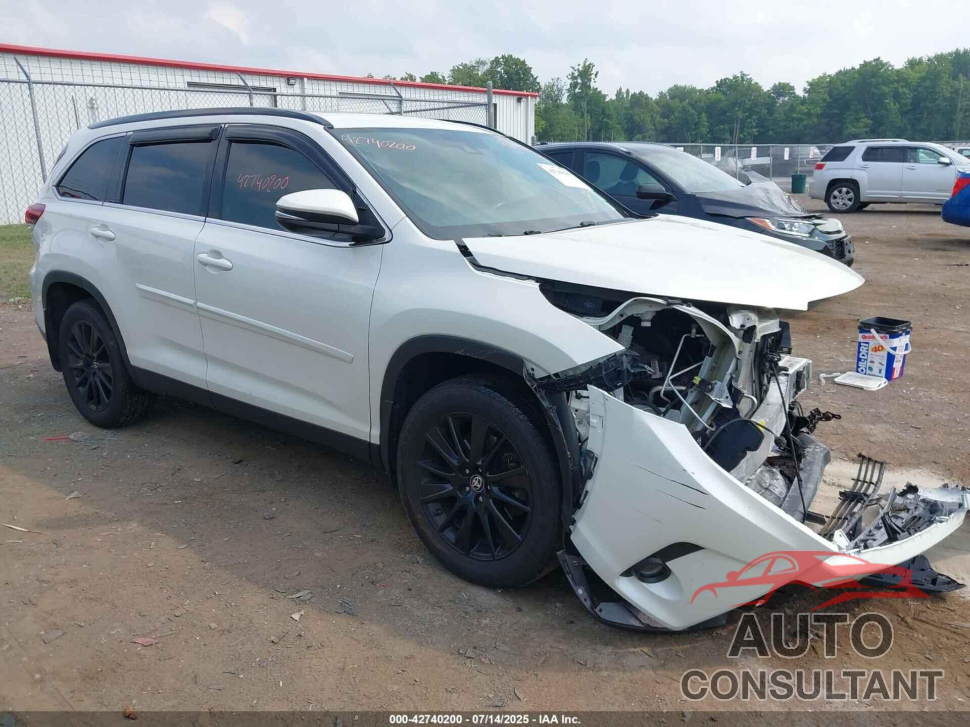 TOYOTA HIGHLANDER 2019 - 5TDJZRFH5KS626042