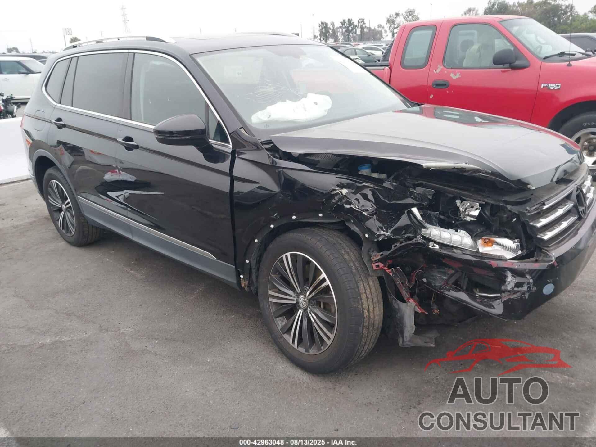 VOLKSWAGEN TIGUAN 2018 - 3VV3B7AX9JM082550