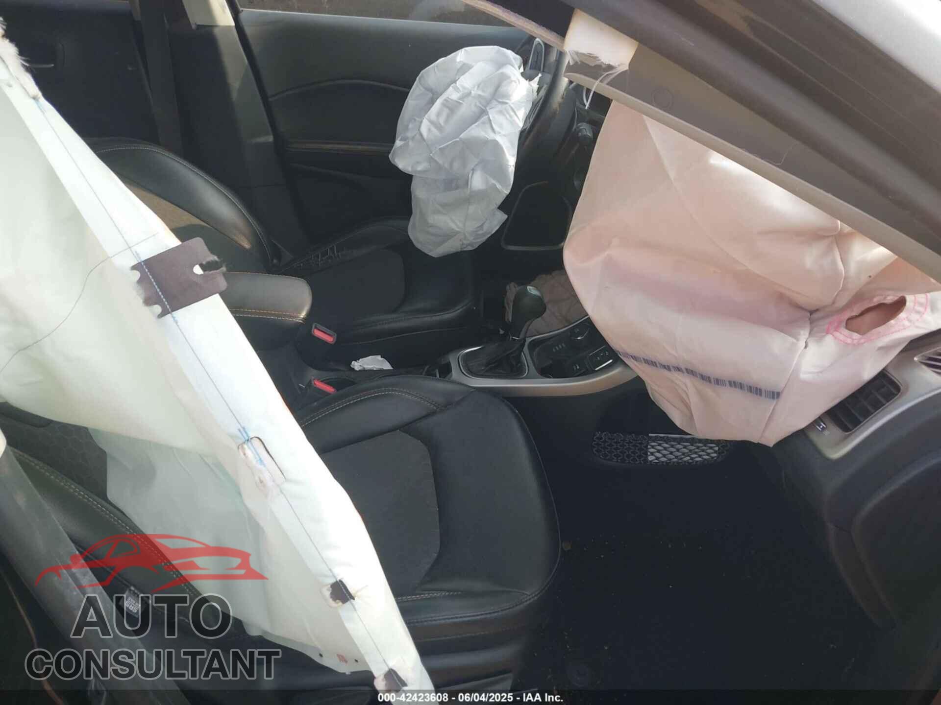 JEEP COMPASS 2018 - 3C4NJDBB2JT478904