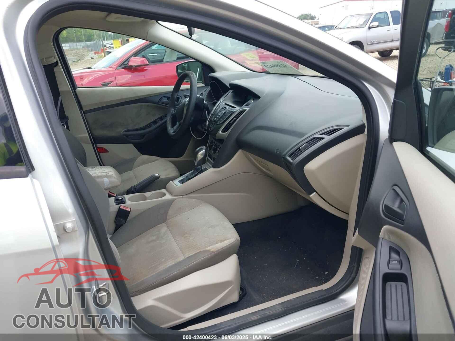 FORD FOCUS 2012 - 1FAHP3F23CL387502