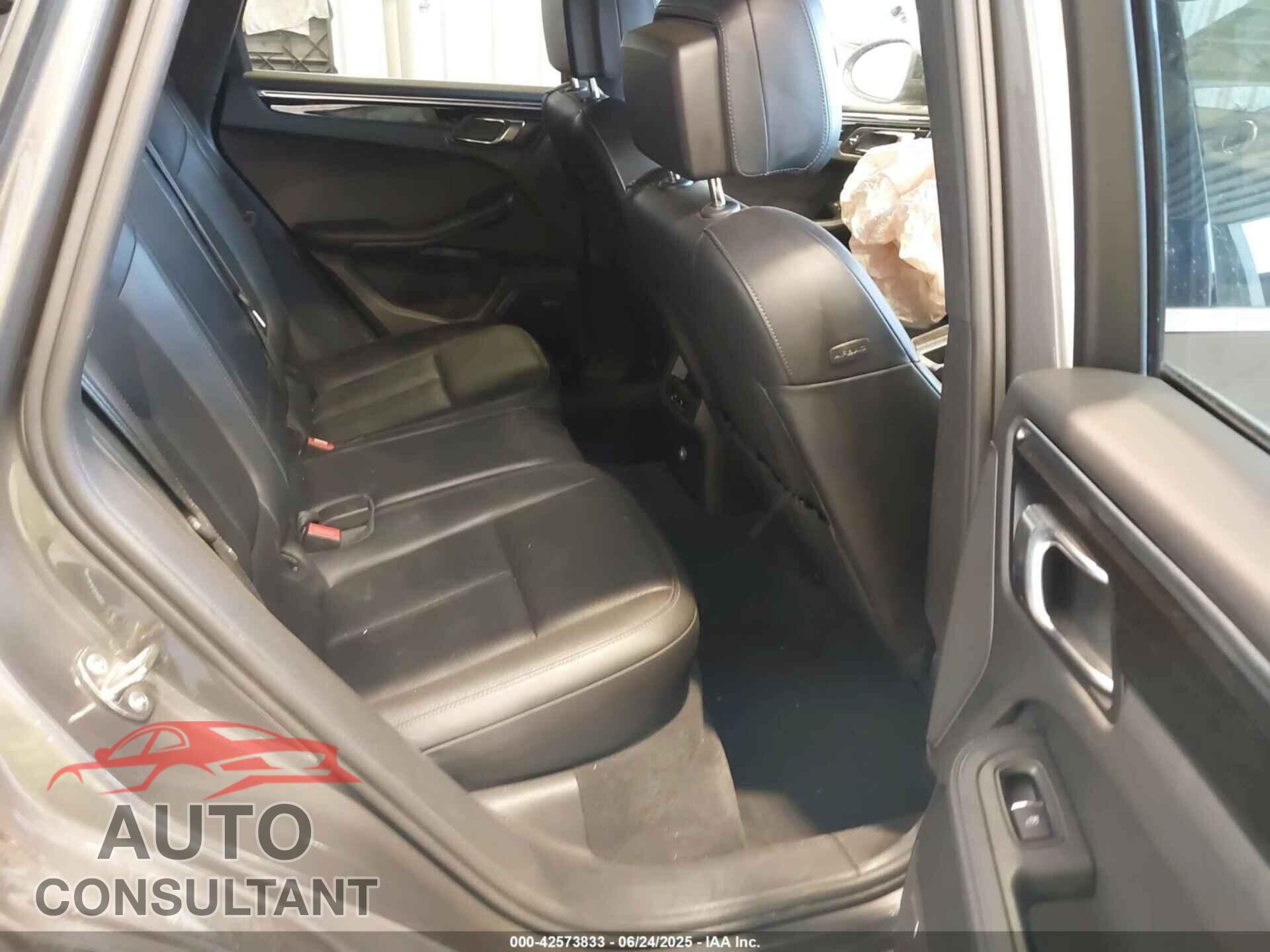 PORSCHE MACAN 2015 - WP1AB2A53FLB66295